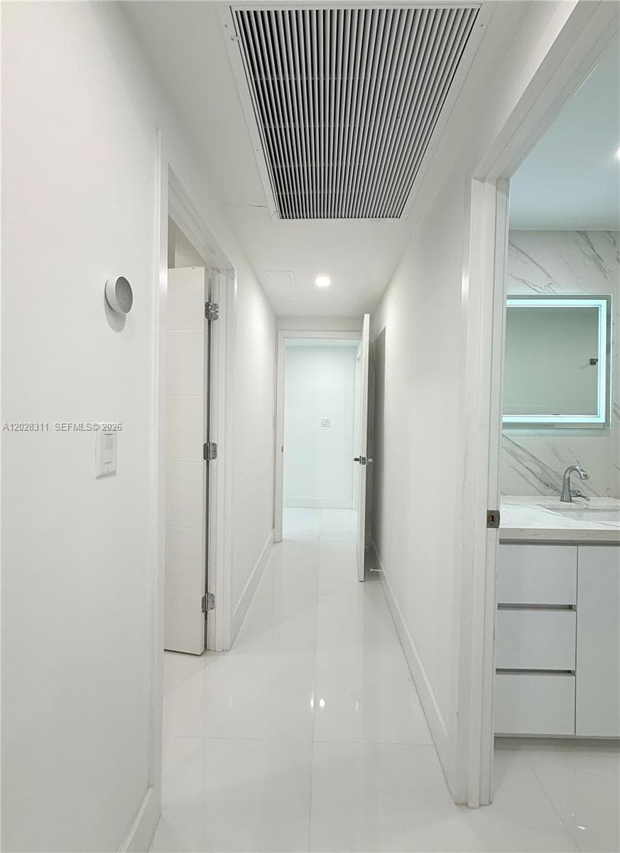 19390 Collins Ave 908 photo 25