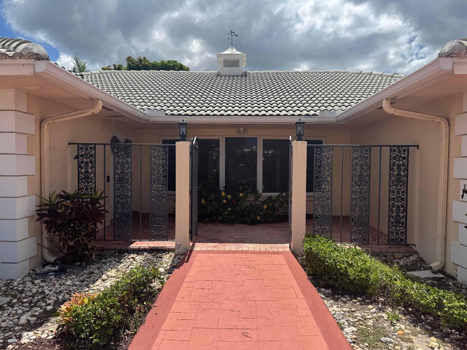 999 SW Pepperridge Terrace 2