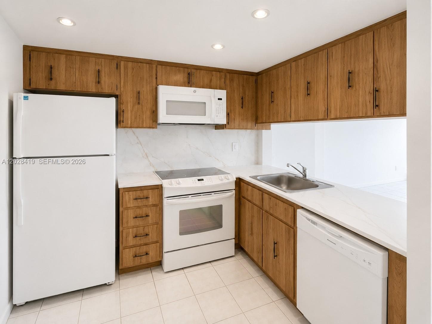 16465 NE 22nd Avenue 206 photo 4