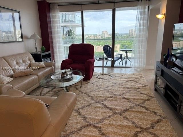 19707 Turnberry Way 18L photo 7