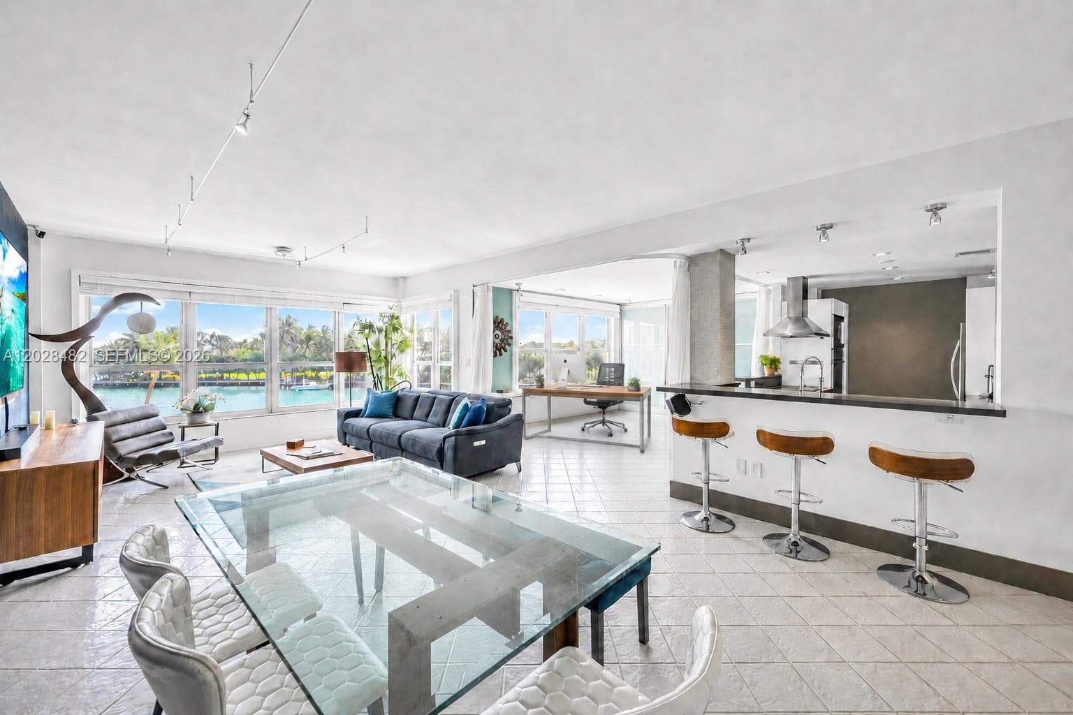 9102 W Bay Harbor Dr 3-C photo 6