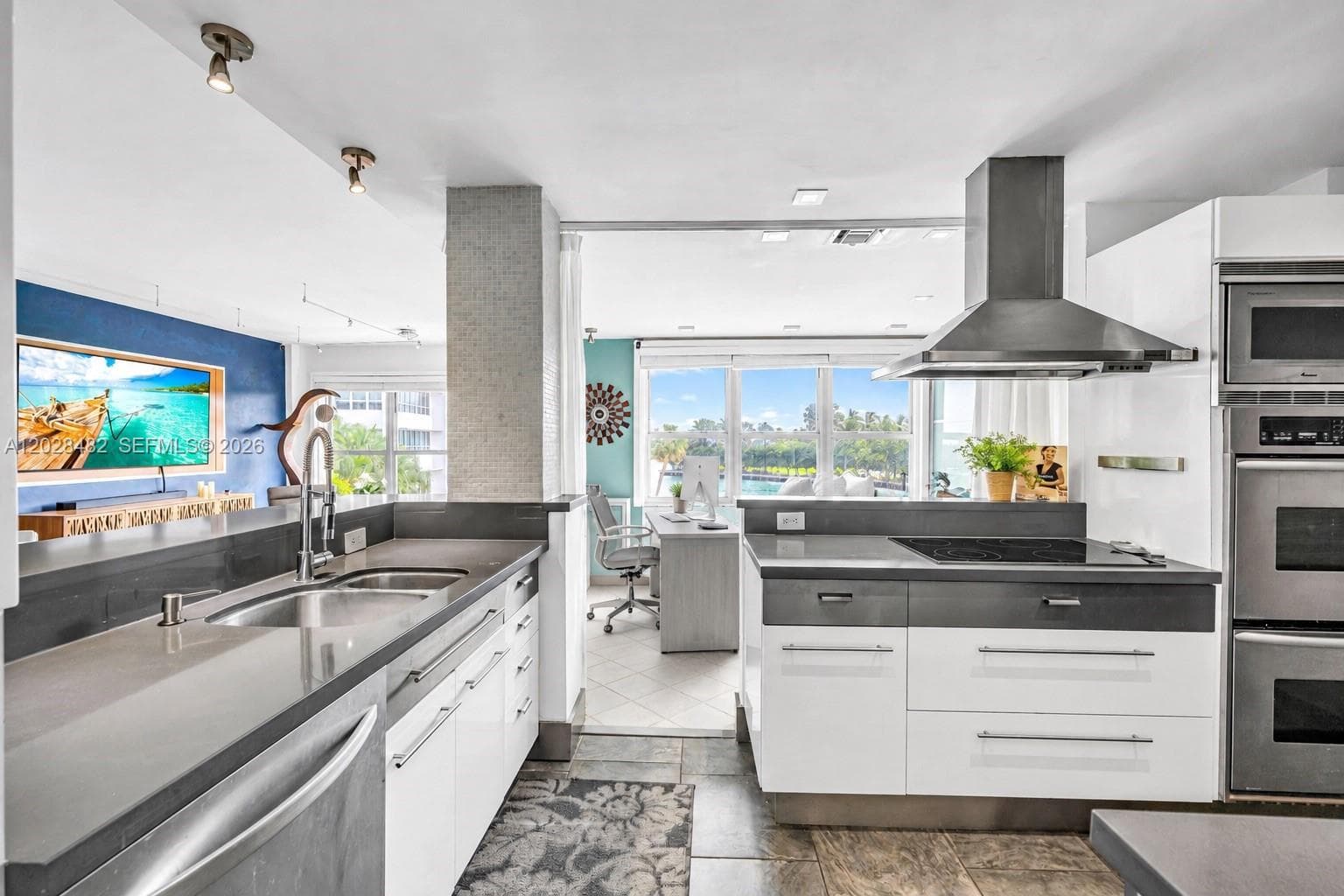 9102 W Bay Harbor Dr 3-C photo 11