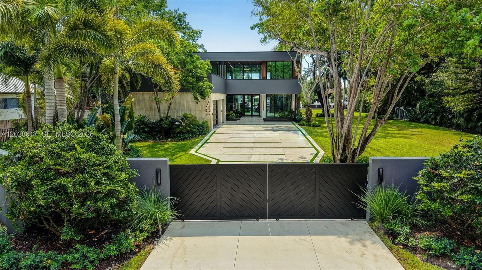 700 SW 12th Ave 4
