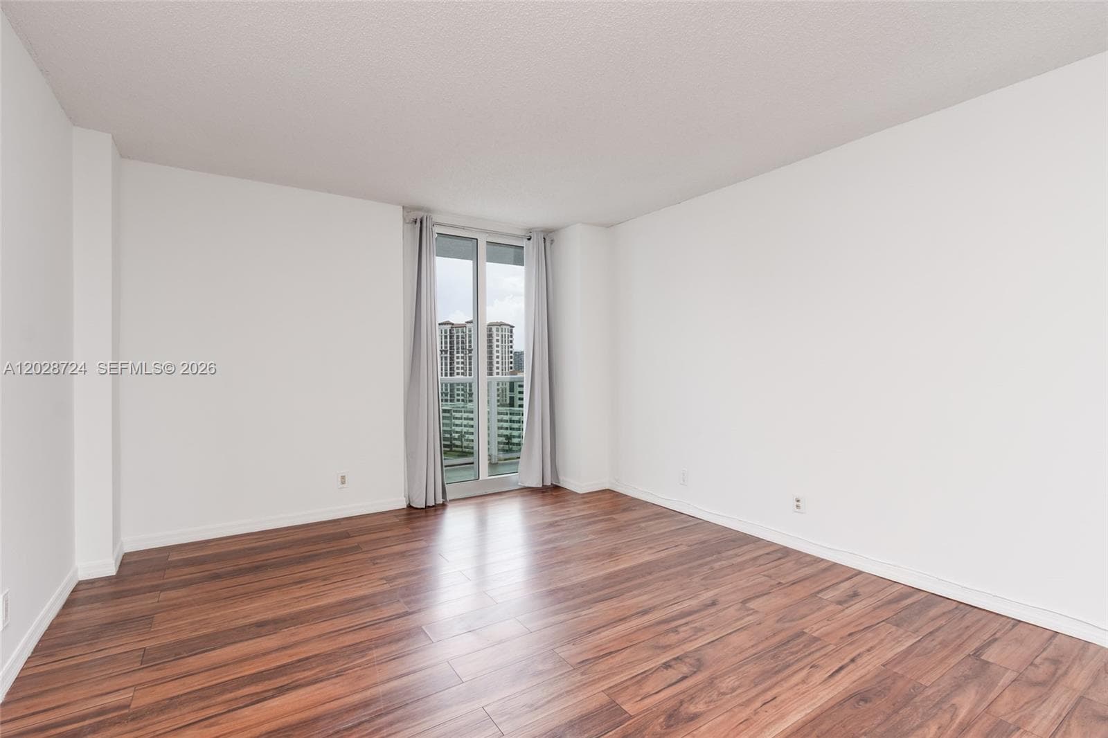 100 Bayview Dr 1102 photo 24