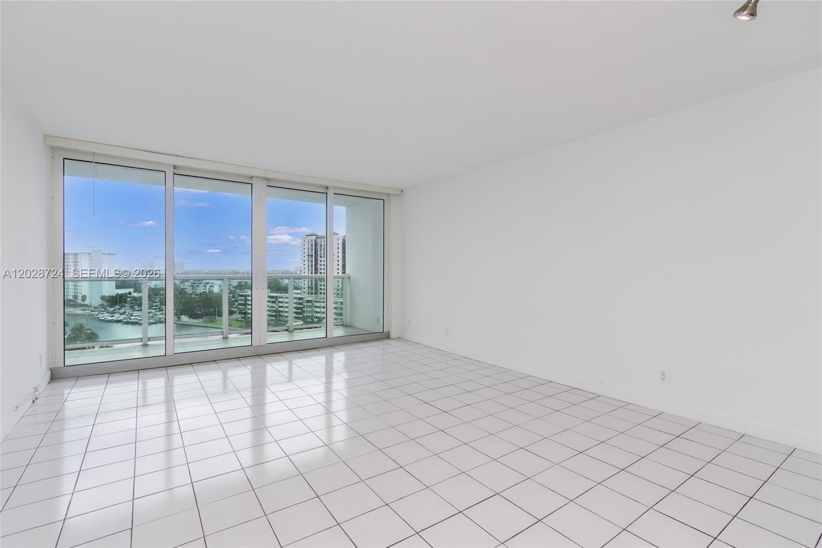 100 Bayview Dr 1102 photo 11
