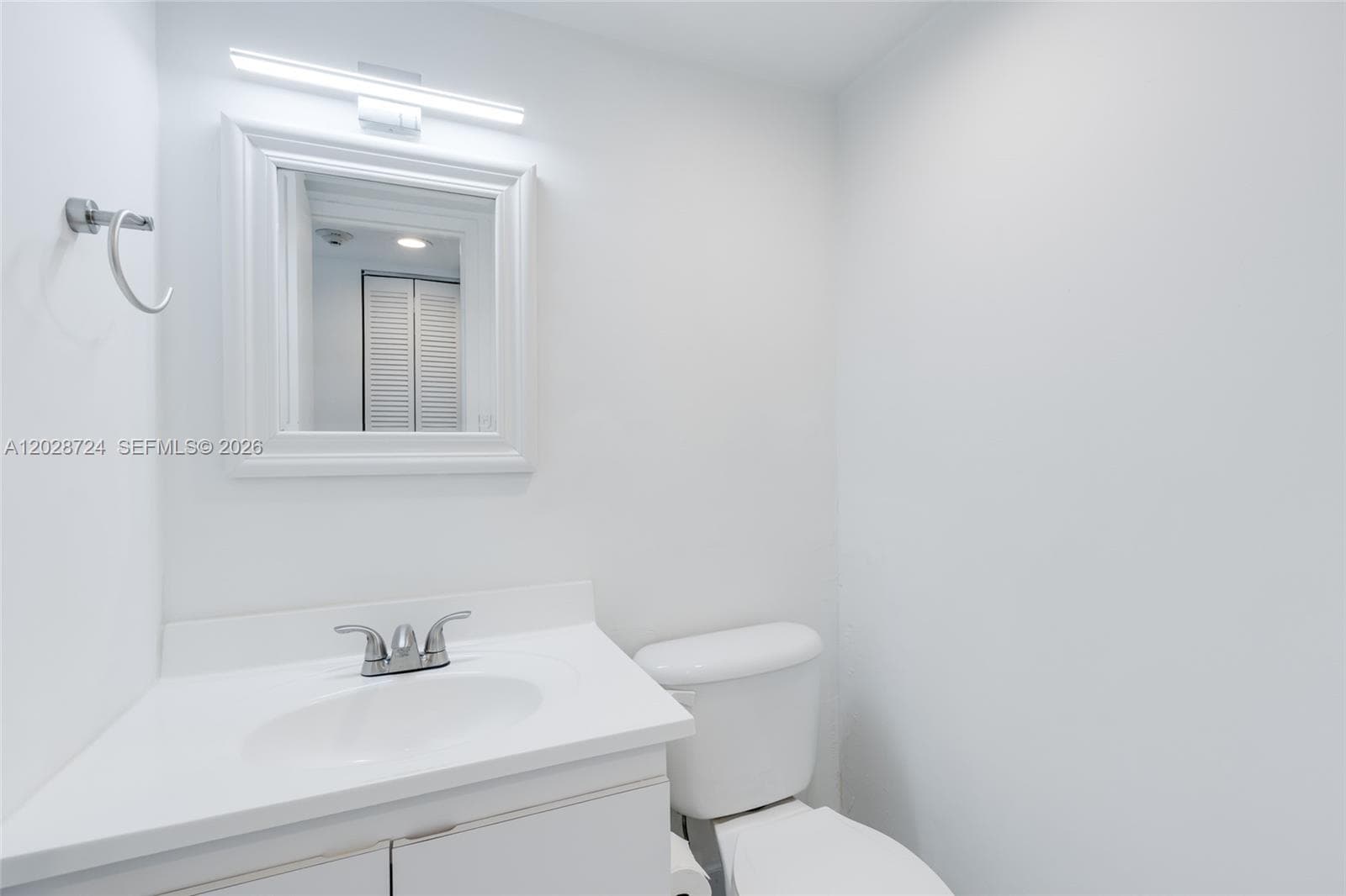 100 Bayview Dr 1102 photo 19