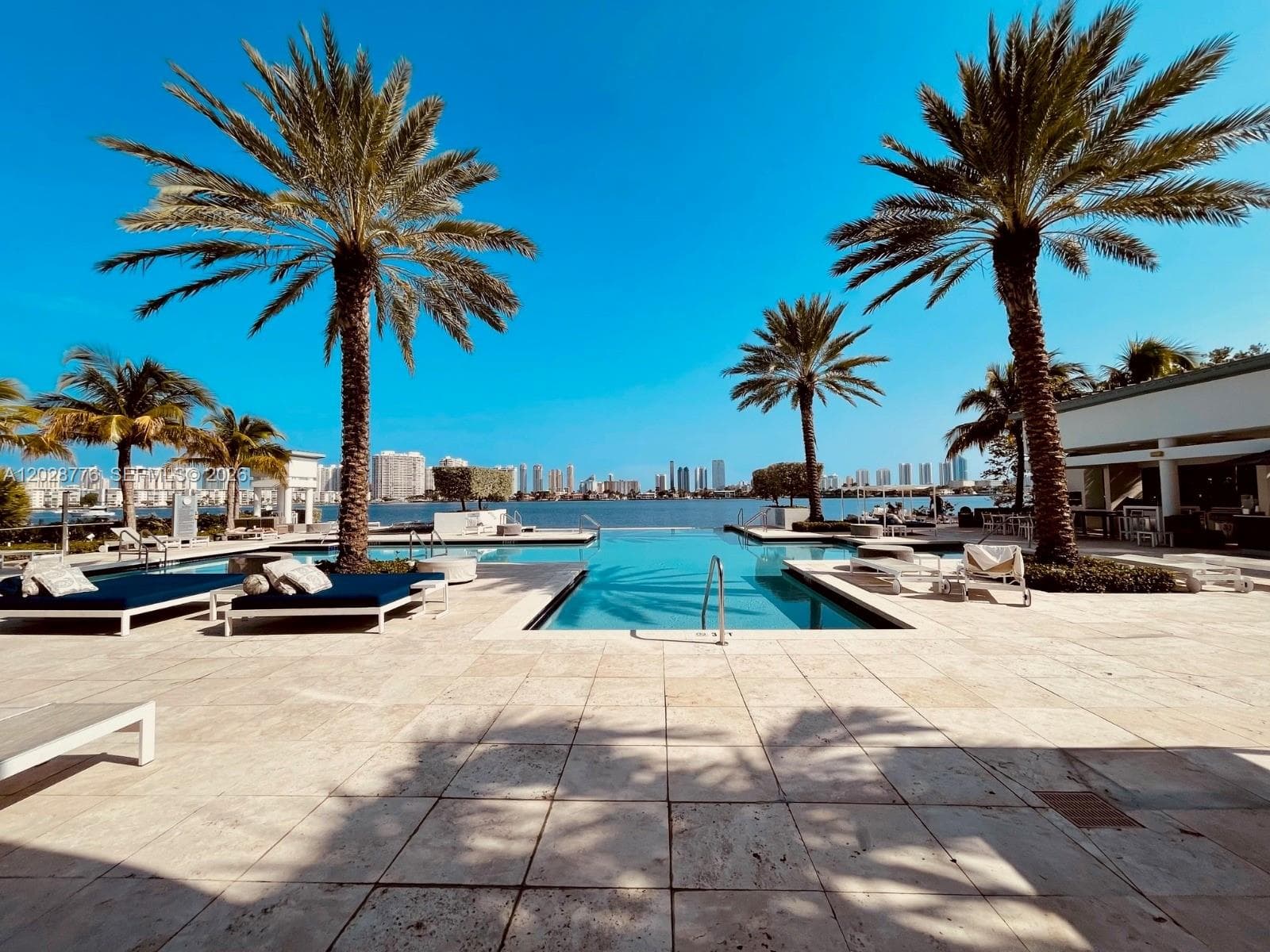 17111 Biscayne Blvd #208 1