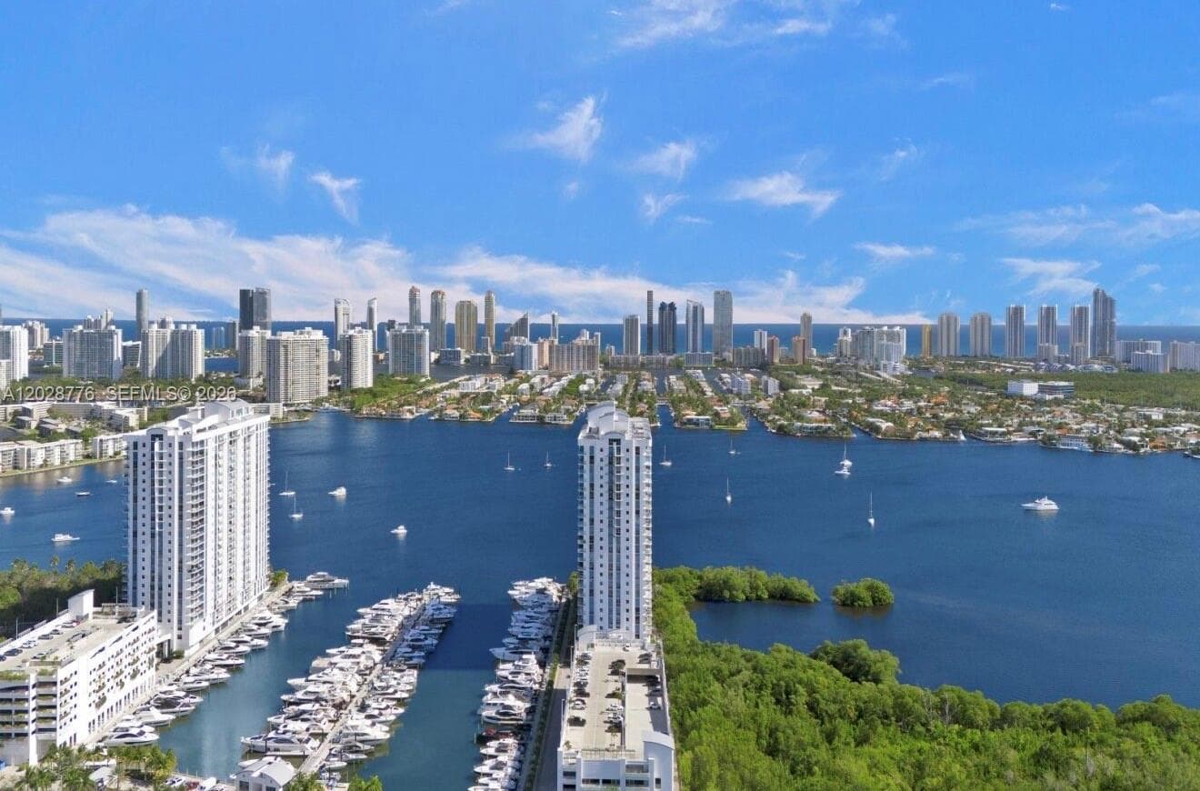 17111 Biscayne Blvd #208 5