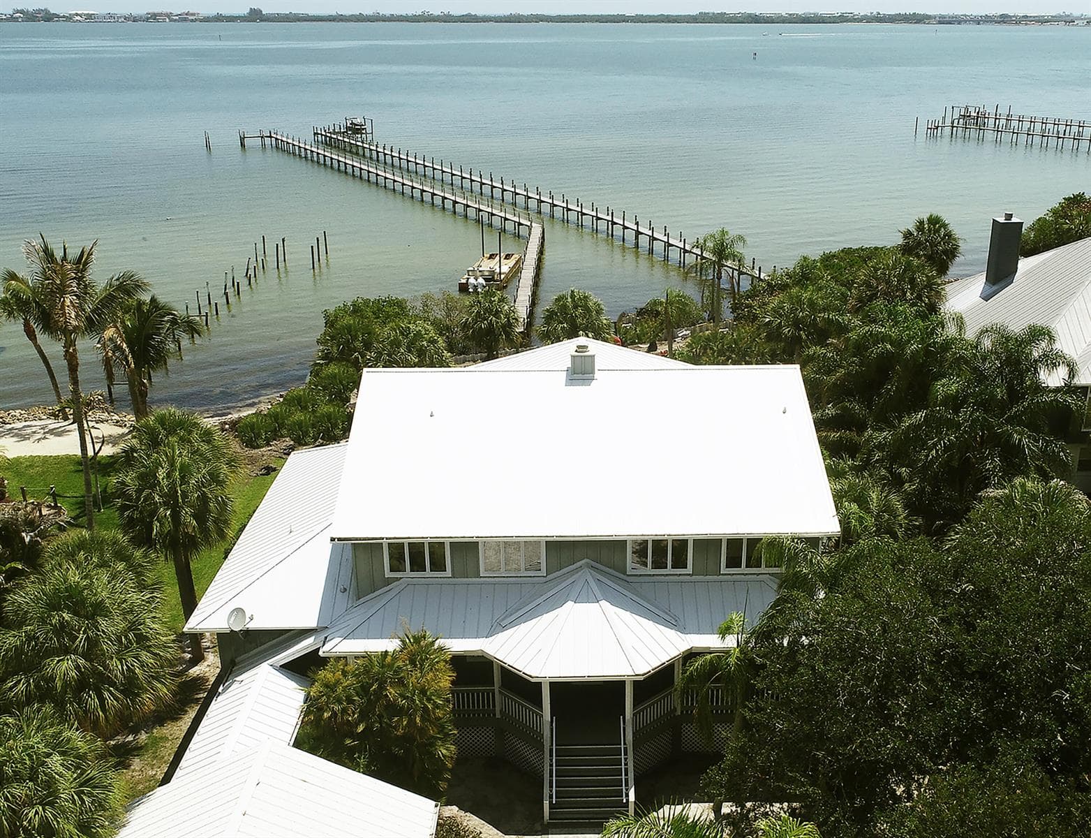 114 N SEWALLS POINT Road 3