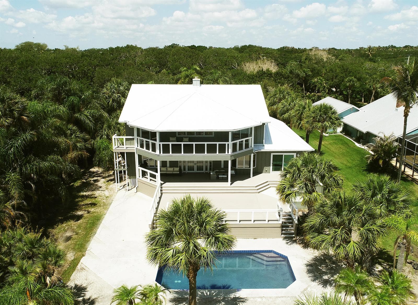 114 N SEWALLS POINT Road 1