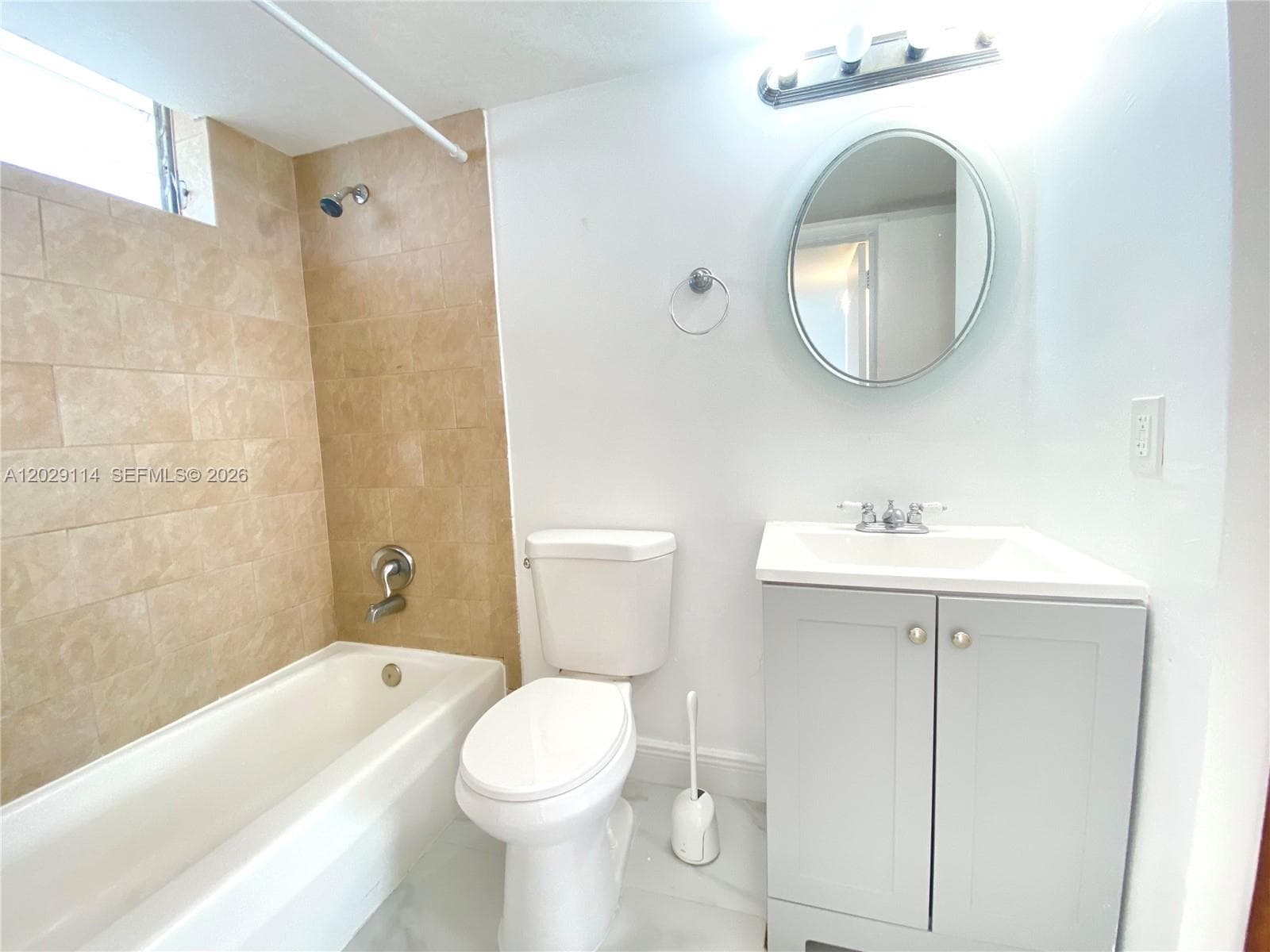 2920 Point East Dr N611 photo 12