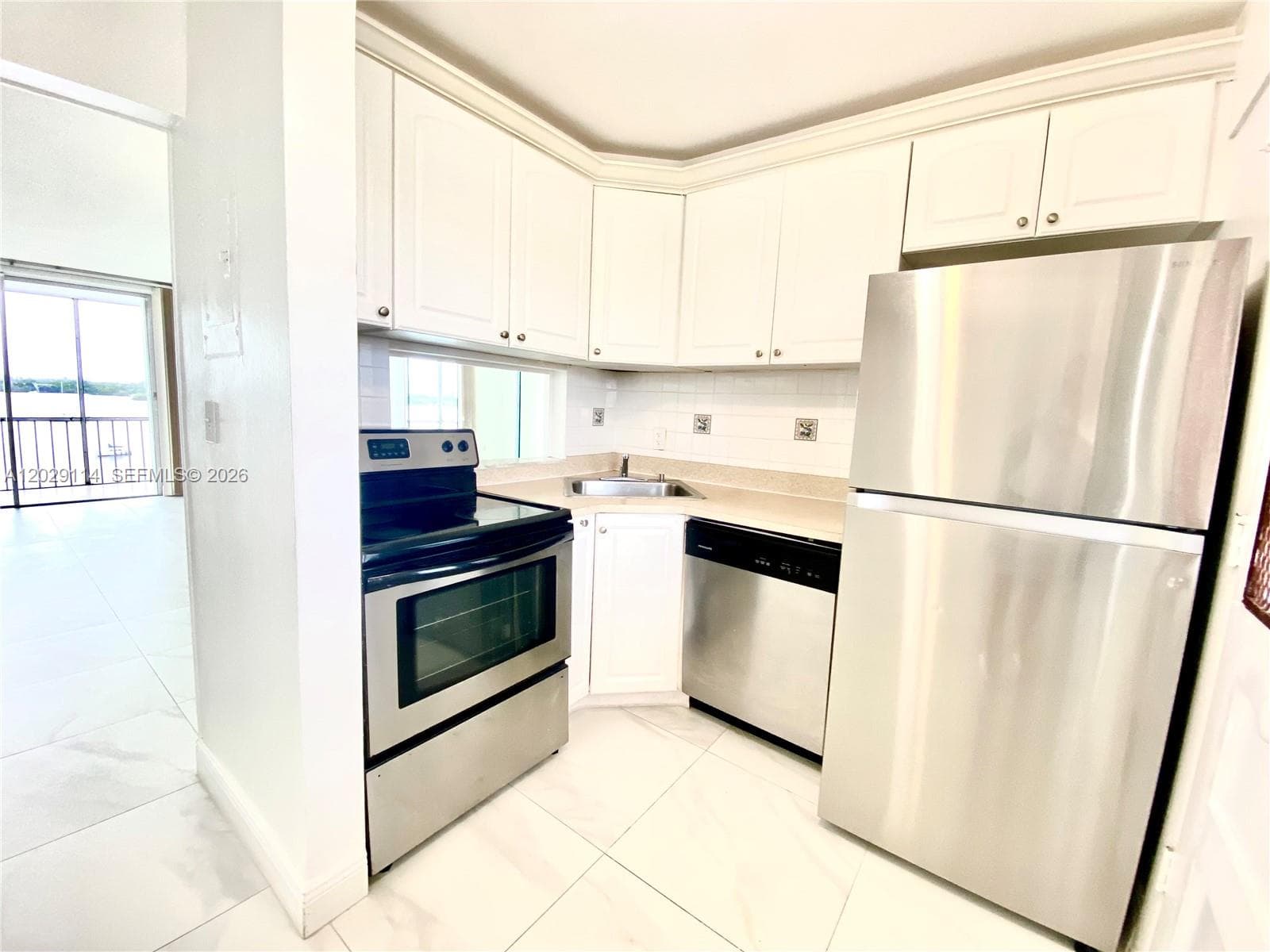 2920 Point East Dr N611 photo 7
