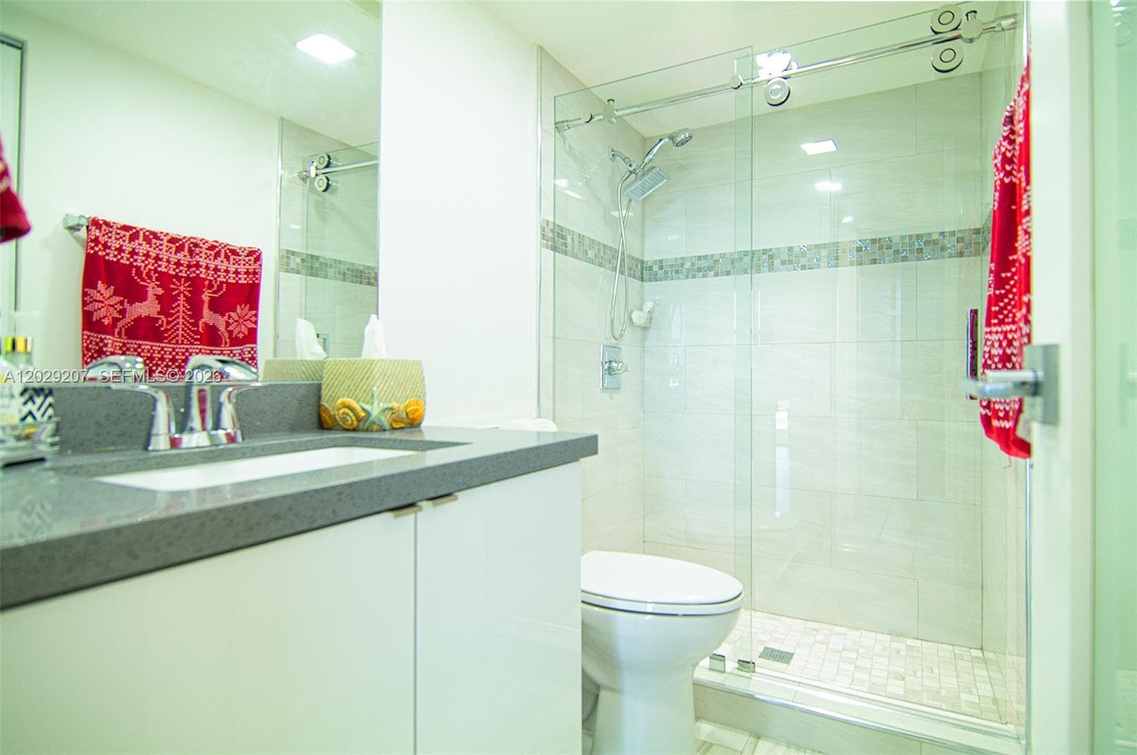 2500 NE 135th St B508 photo 13