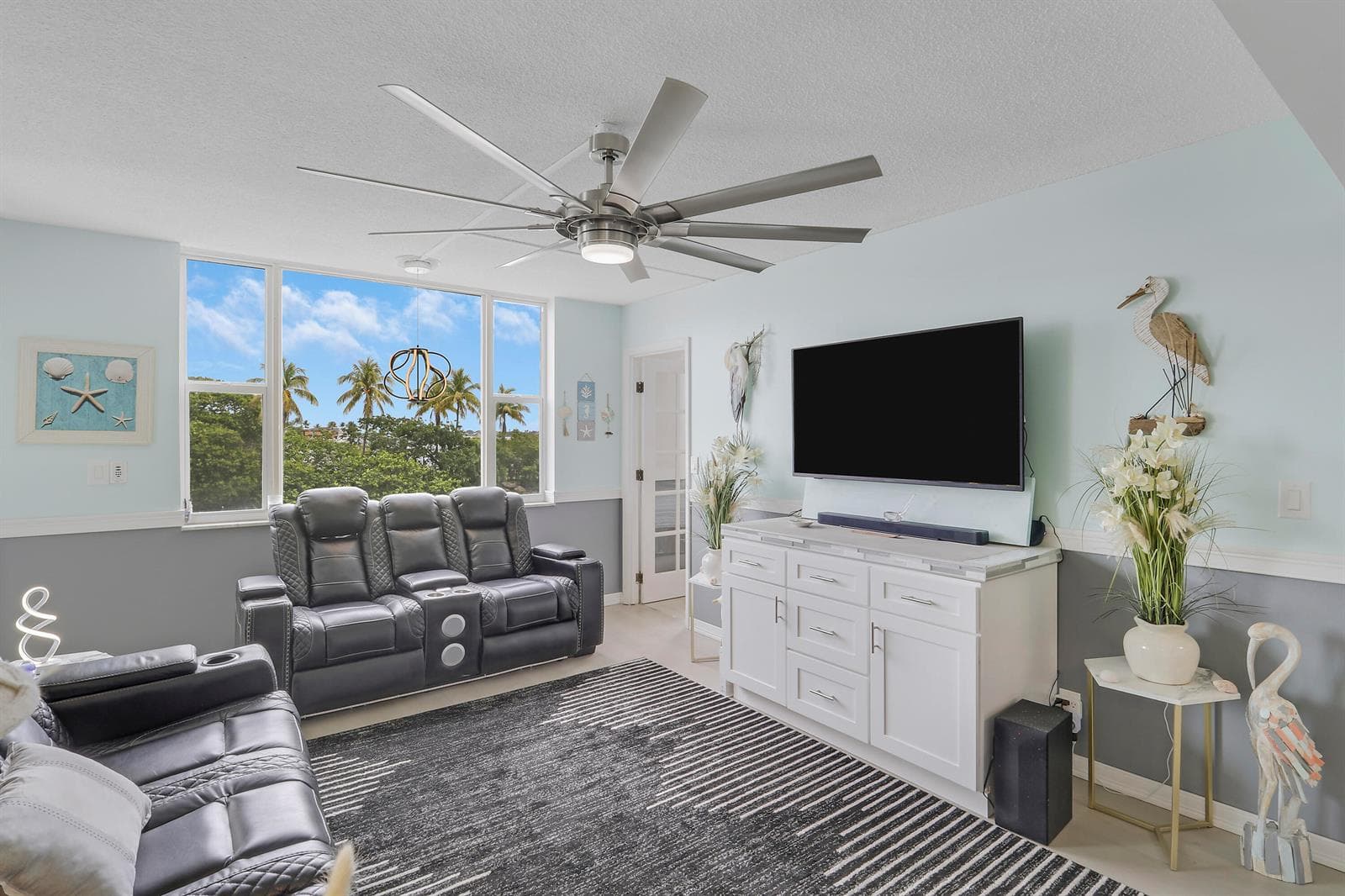 1820 New Palm Way #202 3