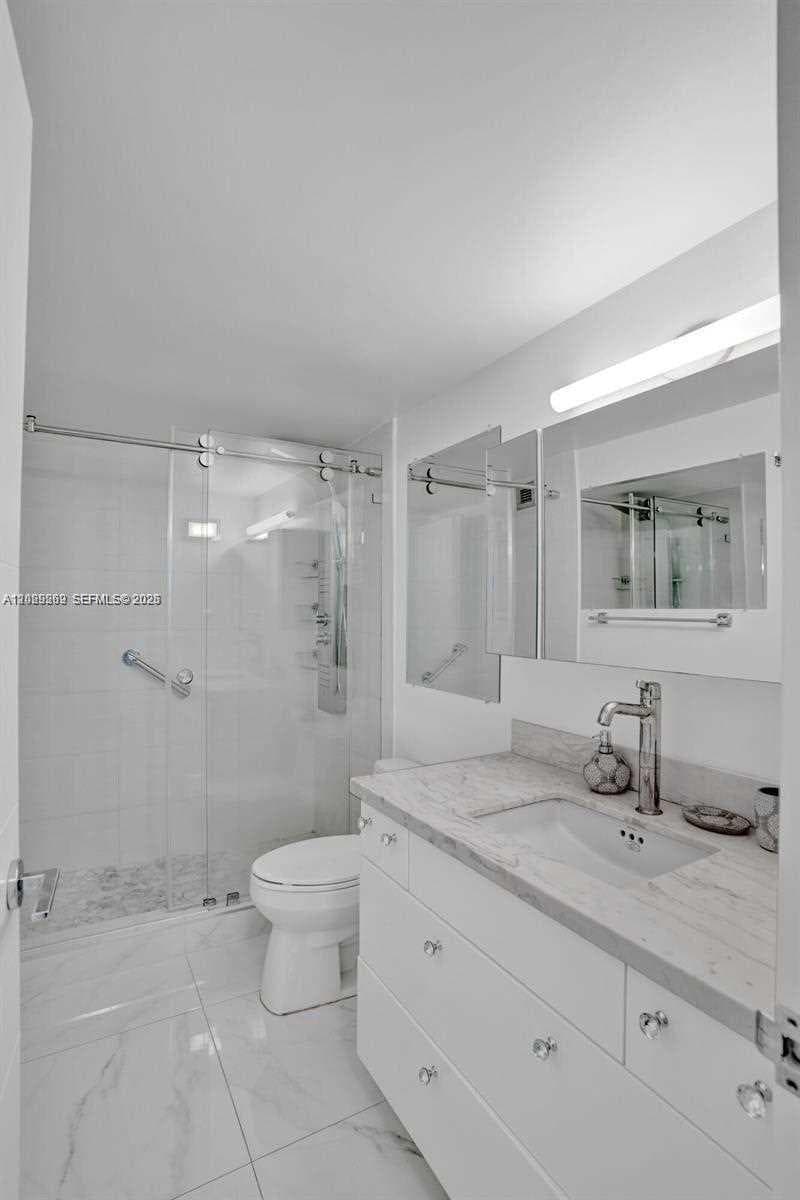 2500 Parkview Dr 1008 photo 2