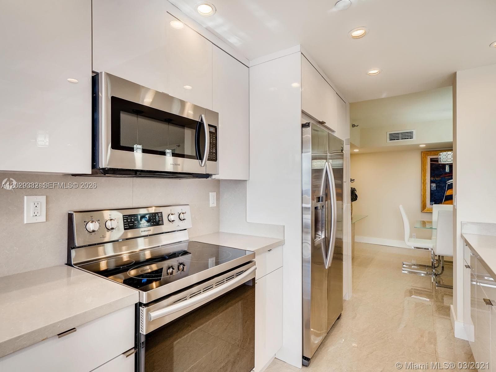 19707 Turnberry Way 16L photo 6