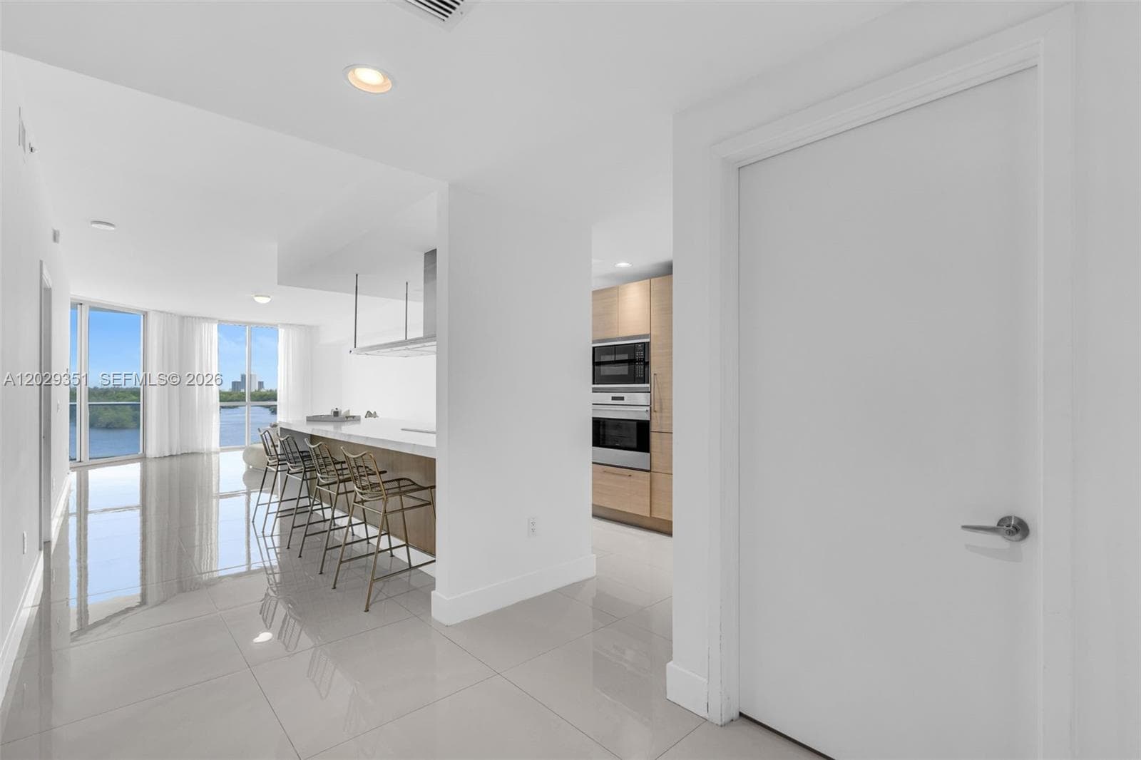17111 BISCAYNE BL #506 5