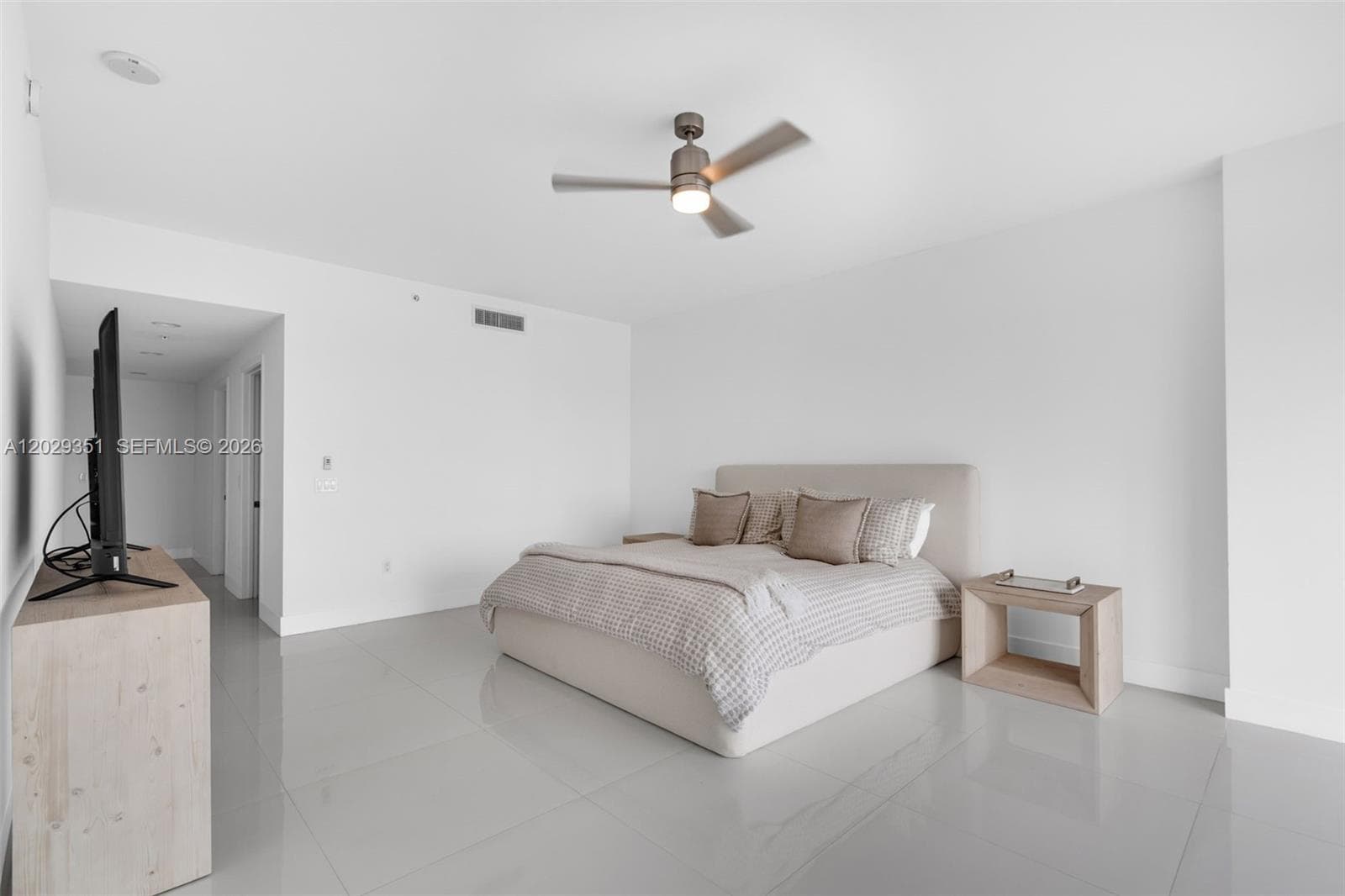 17111 BISCAYNE BL 506 photo 25