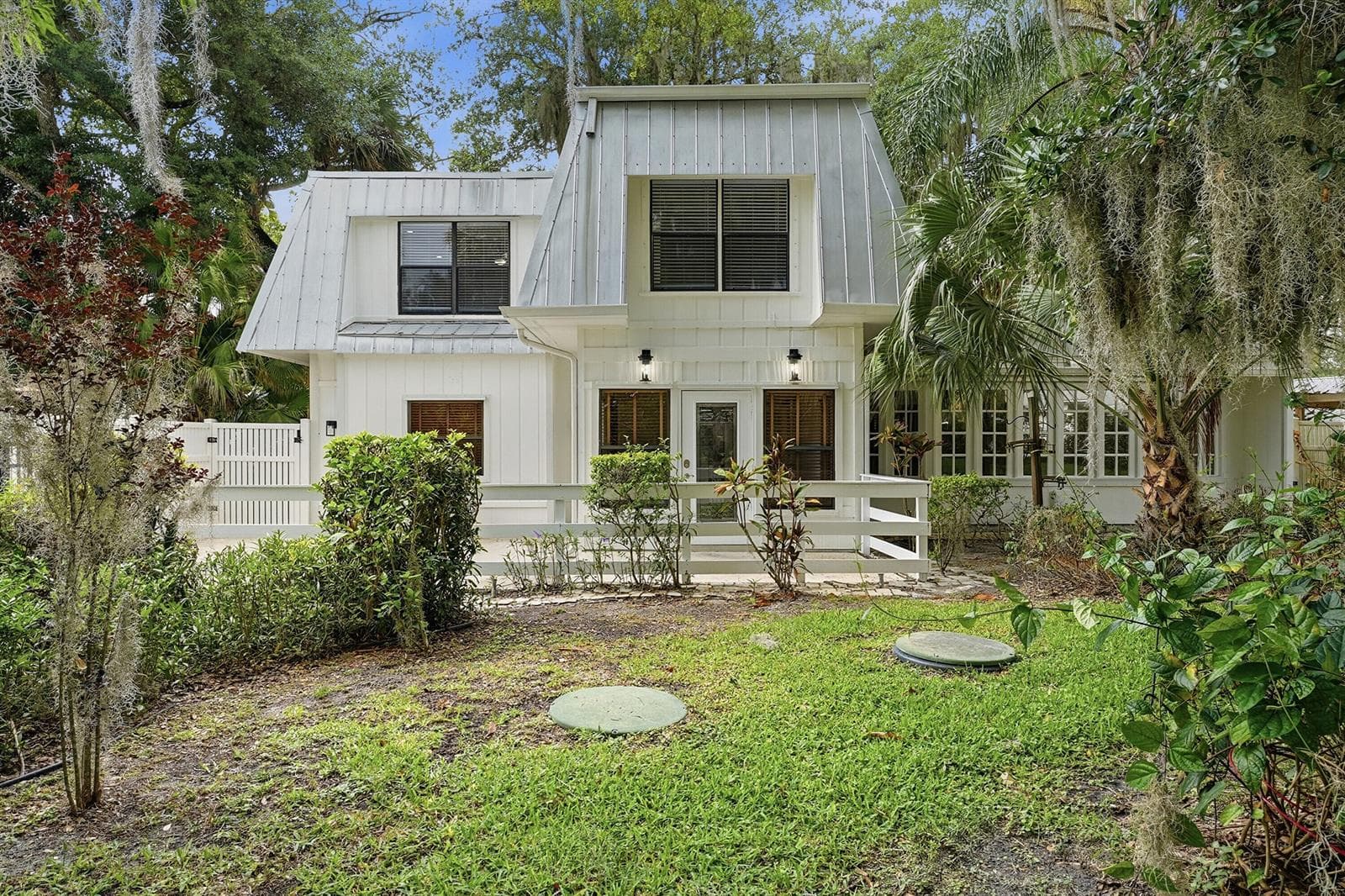 576 SW Rustic Circle 2