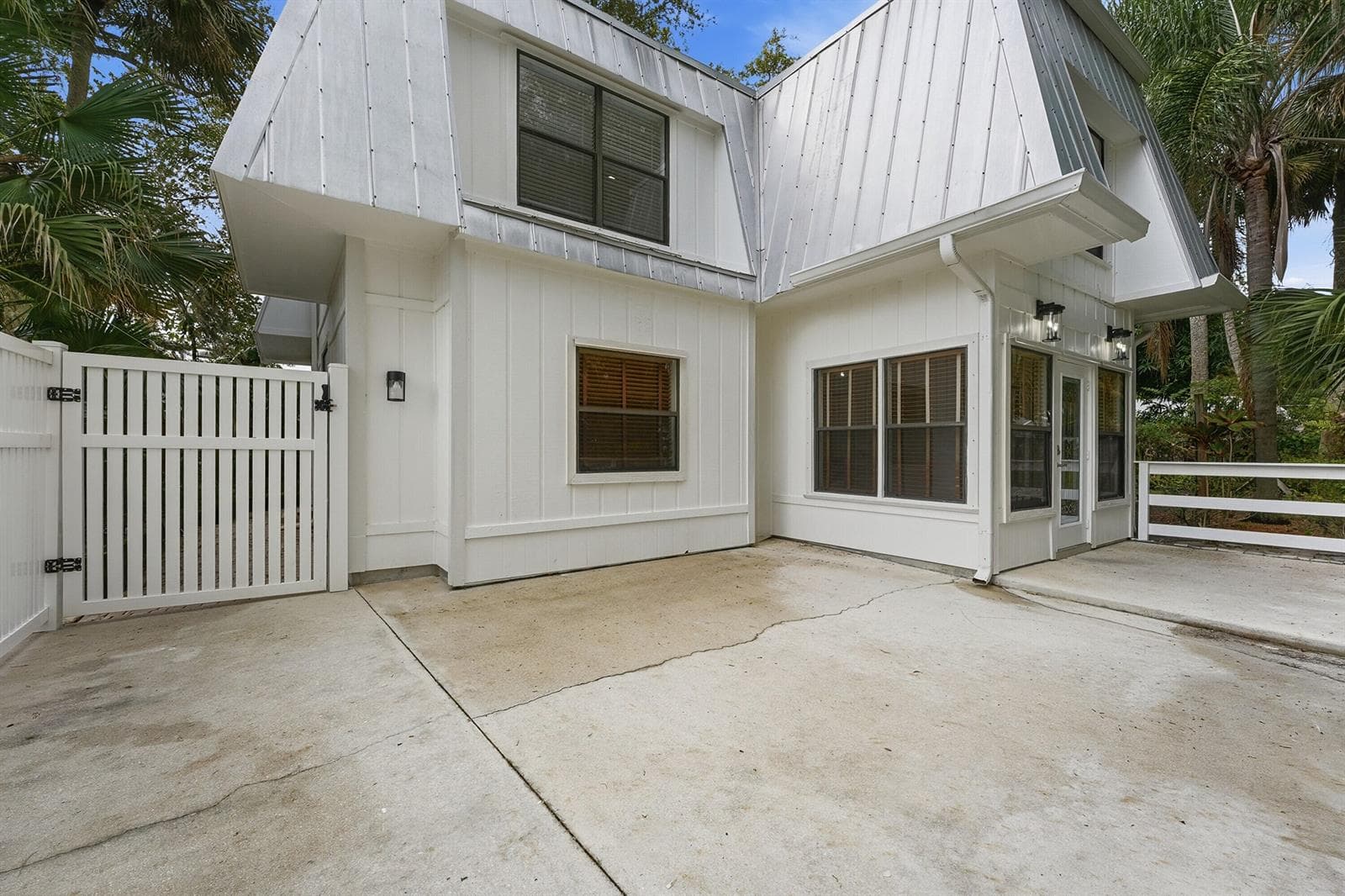 576 SW Rustic Circle 3