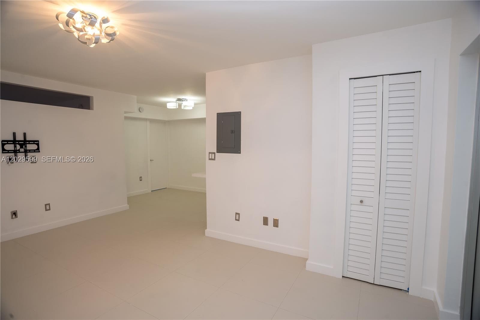3755 NE 167th St 8 photo 5