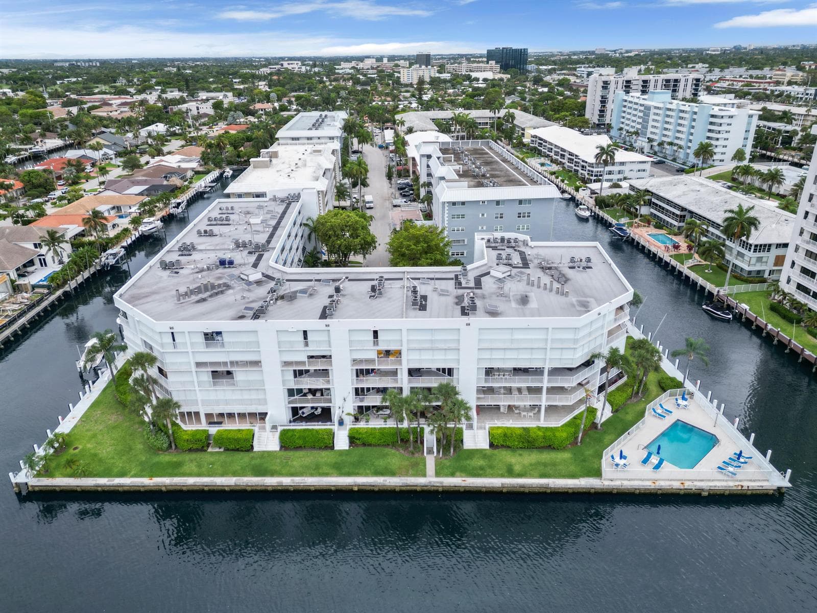 3100 NE 47th Court #305 2