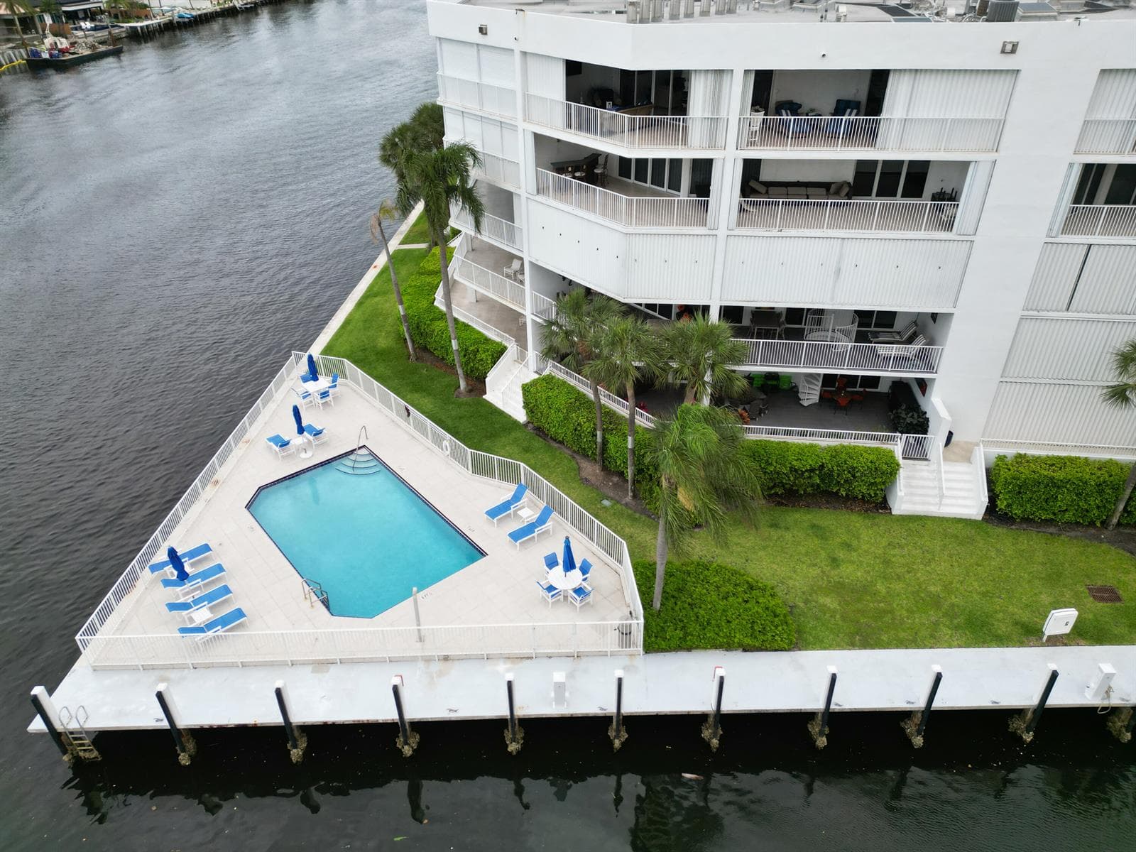 3100 NE 47th Court #305 4