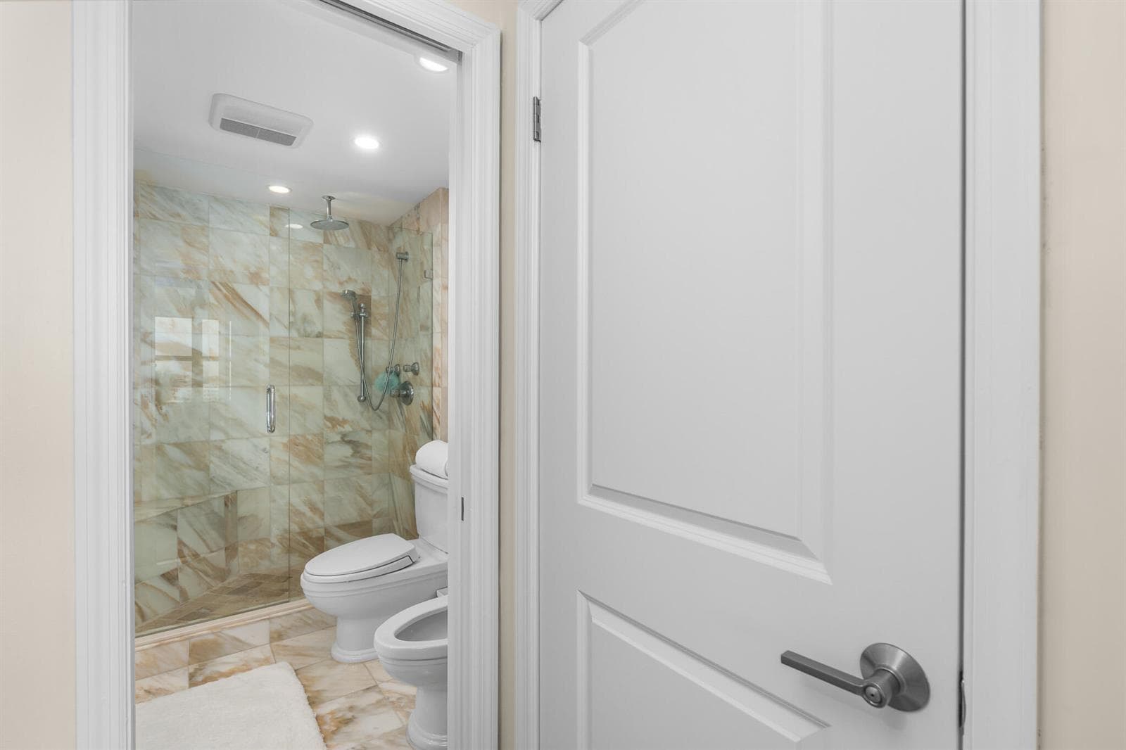 3200 NE 36th Street 806 photo 9