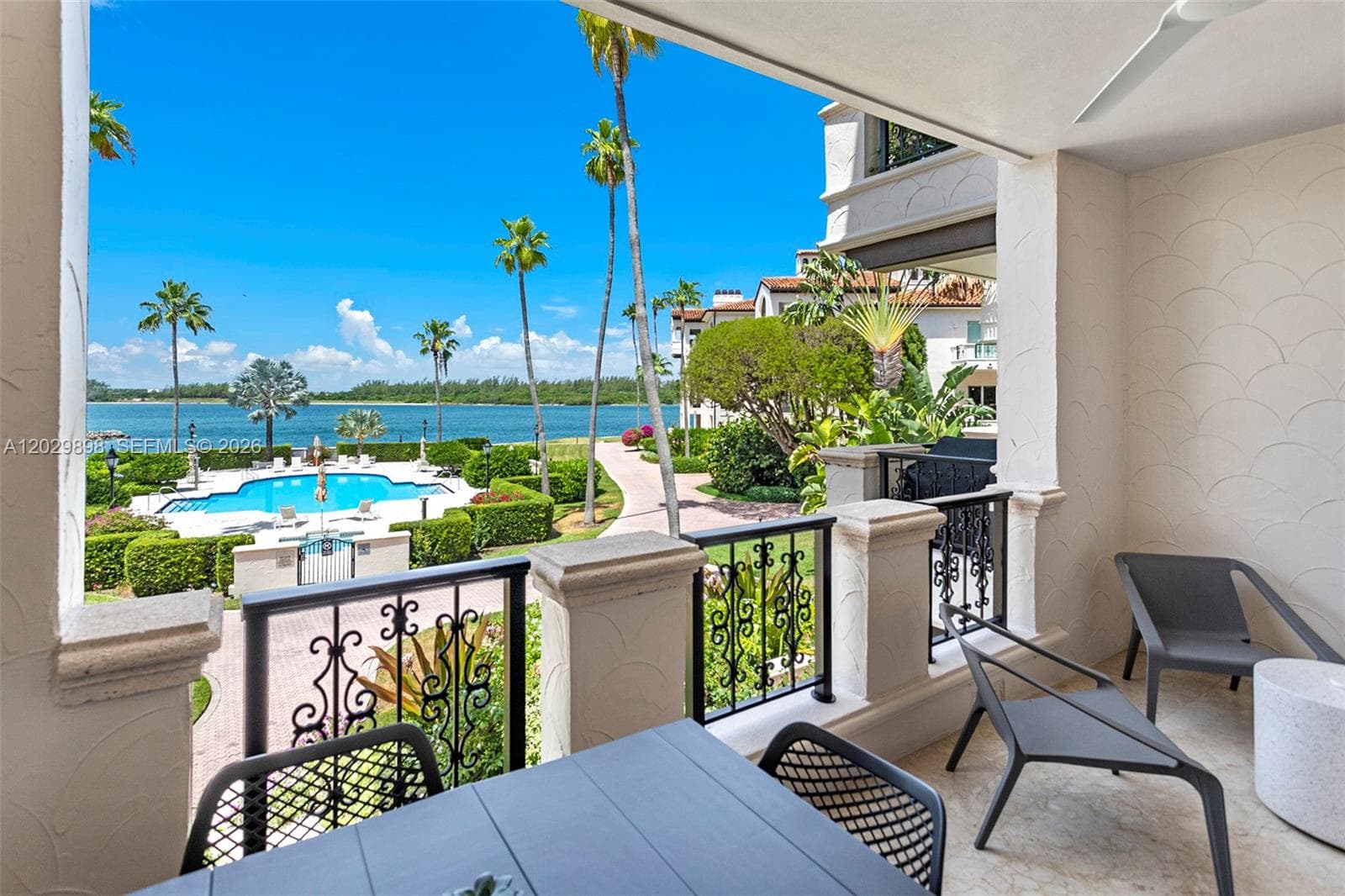 2122 Fisher Island Dr 2122 photo 18