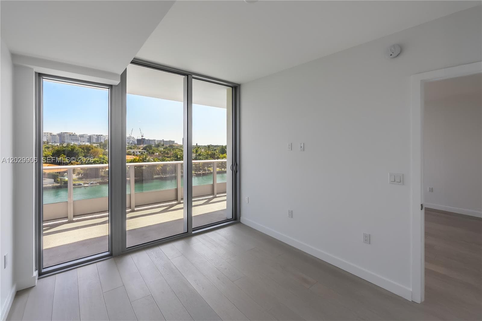 9201 E Bay Harbor Dr 603 photo 22