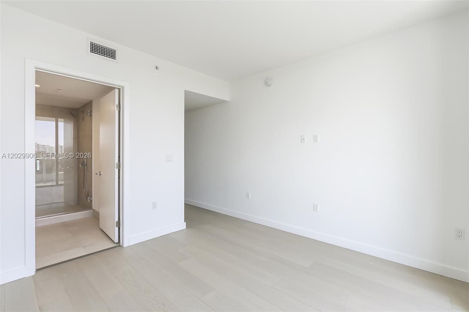 9201 E Bay Harbor Dr 603 photo 20