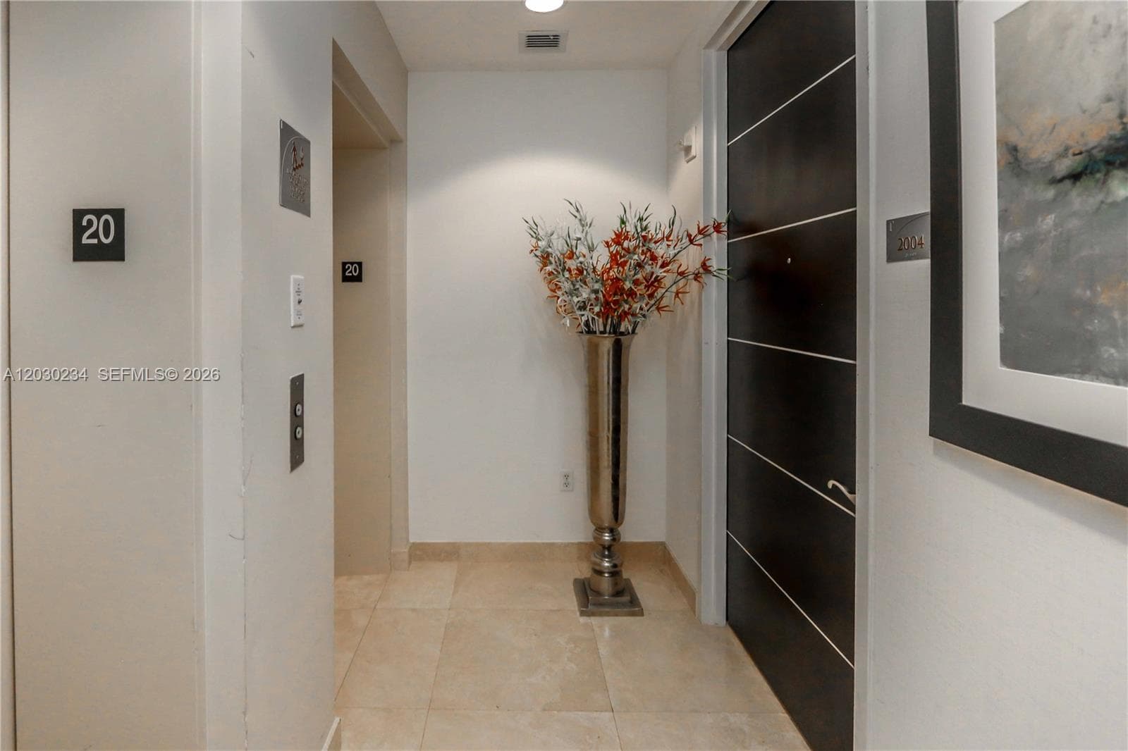 15901 Collins Ave 2004 photo 3