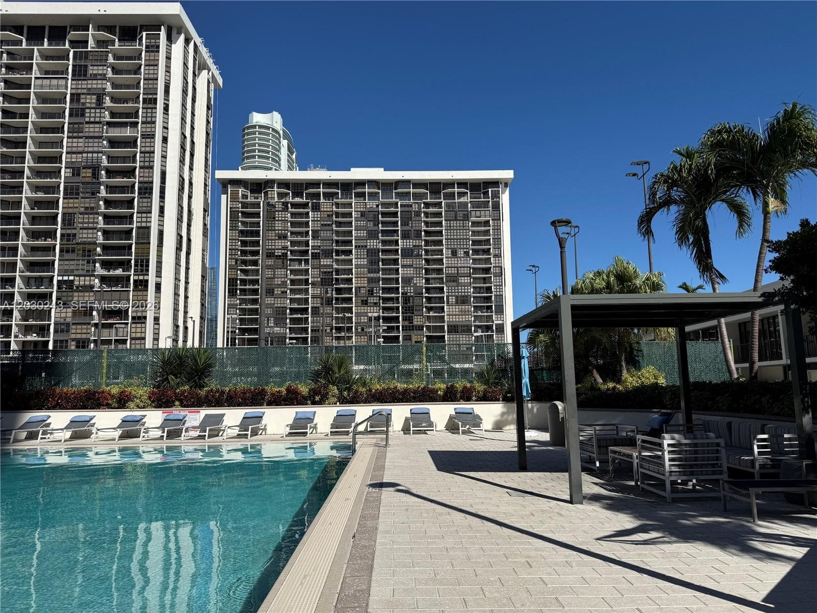 1925 Brickell Ave #1403 1
