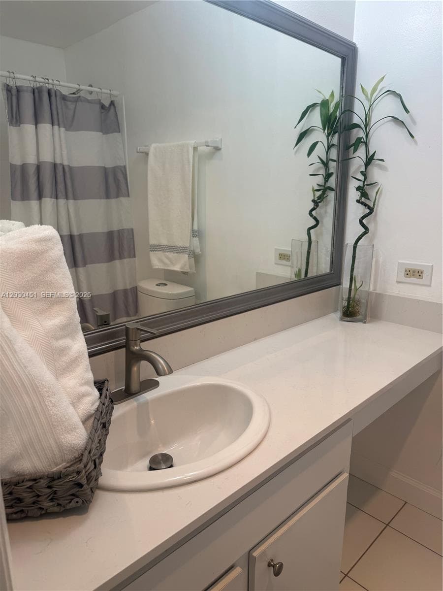 1390 Ocean Dr 302 photo 12