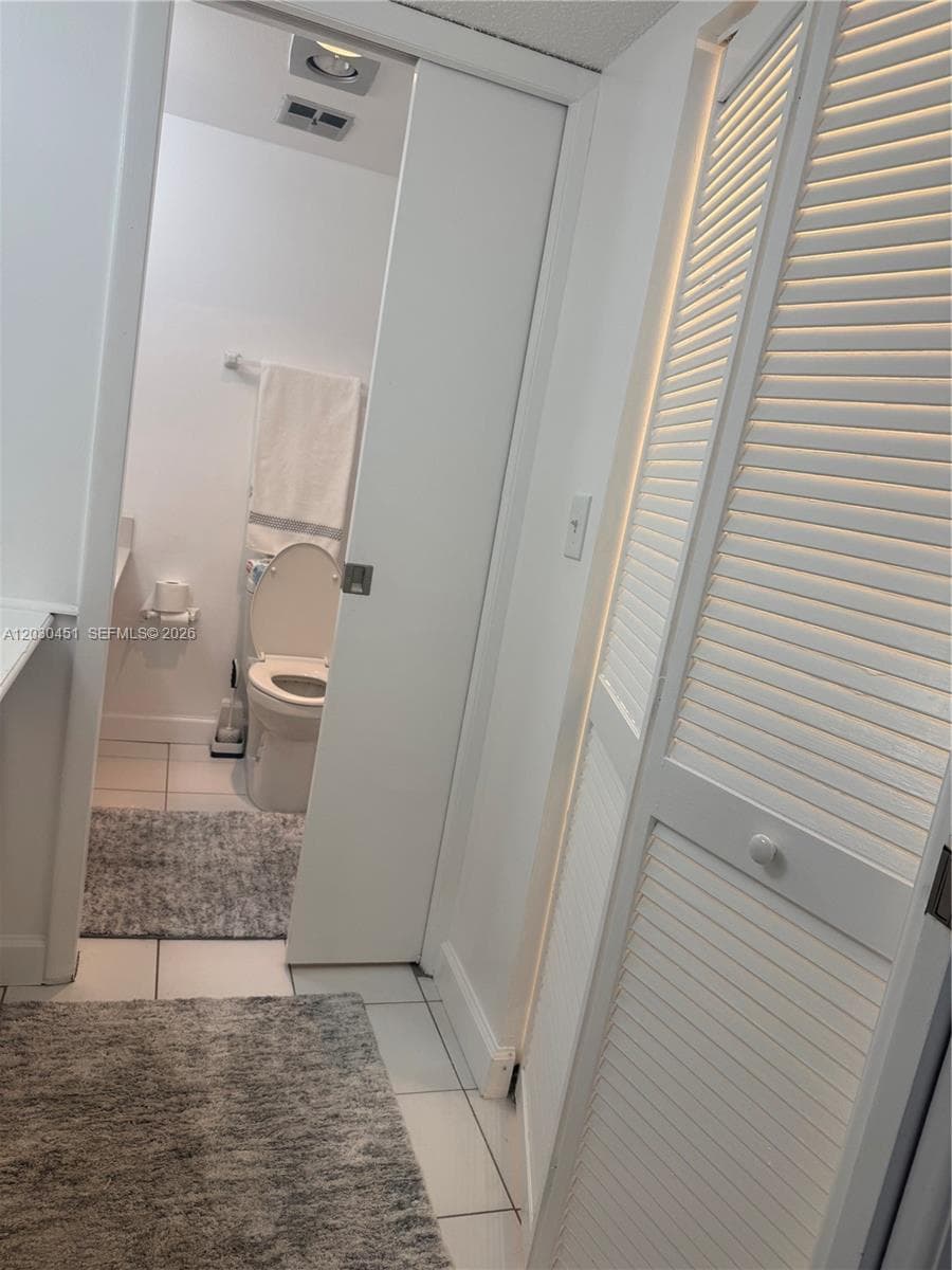 1390 Ocean Dr 302 photo 9
