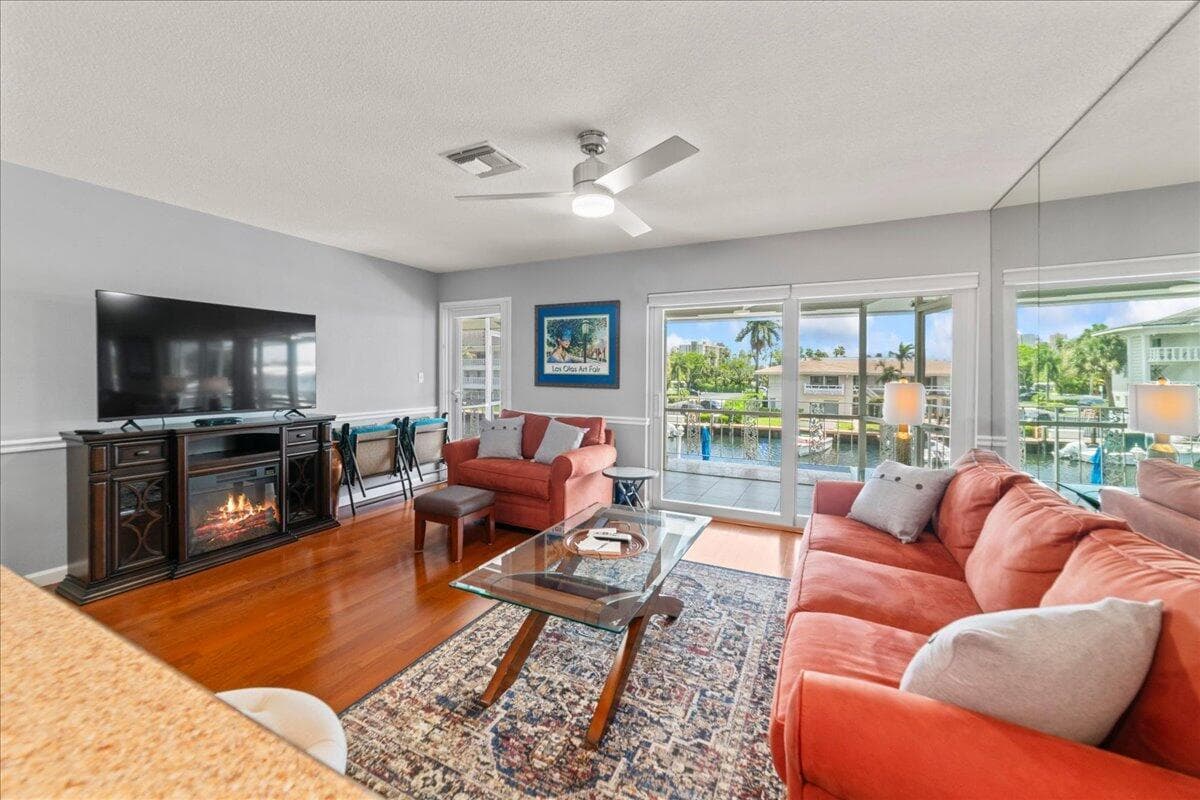 2864 NE 33rd Court #205 5