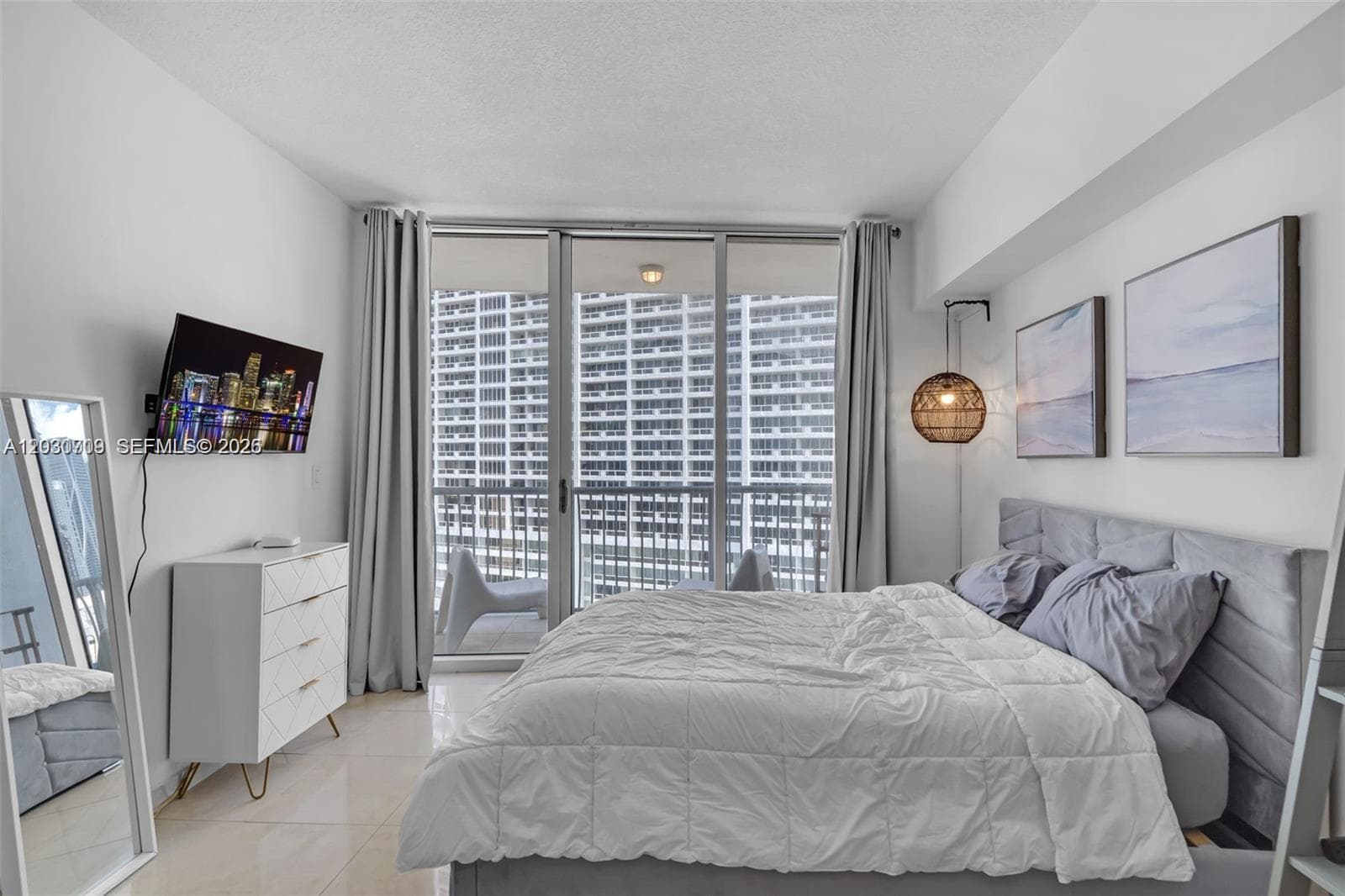 1750 N Bayshore Dr 1204 photo 5