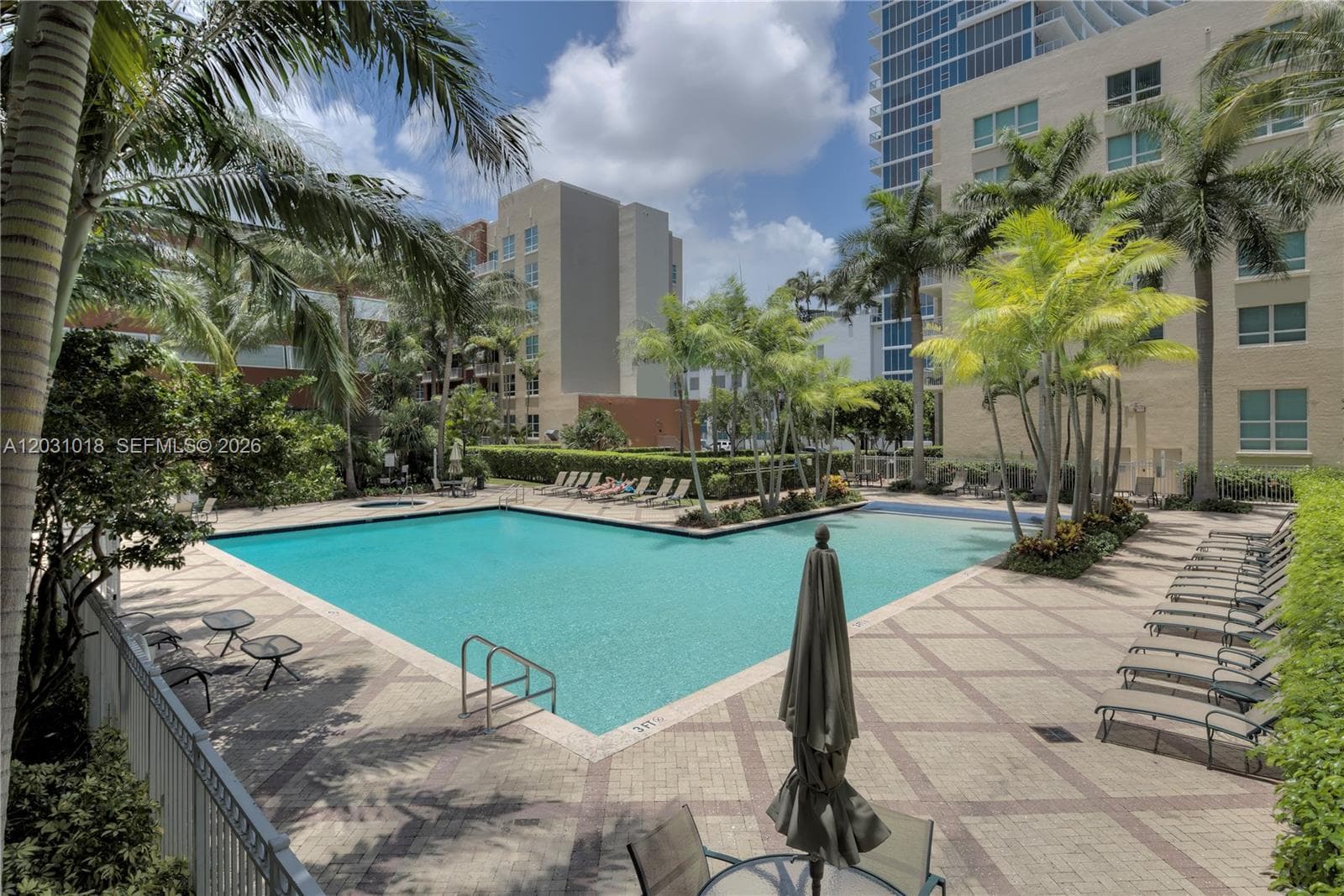 2000 N Bayshore Dr 420 photo 14