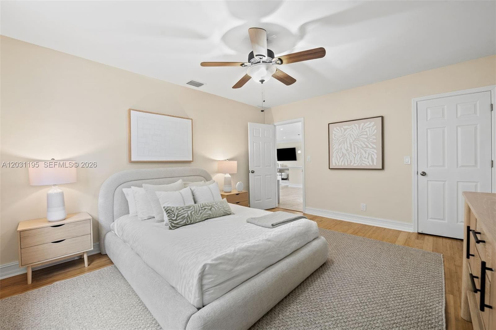 370 SE 12th Ave 2