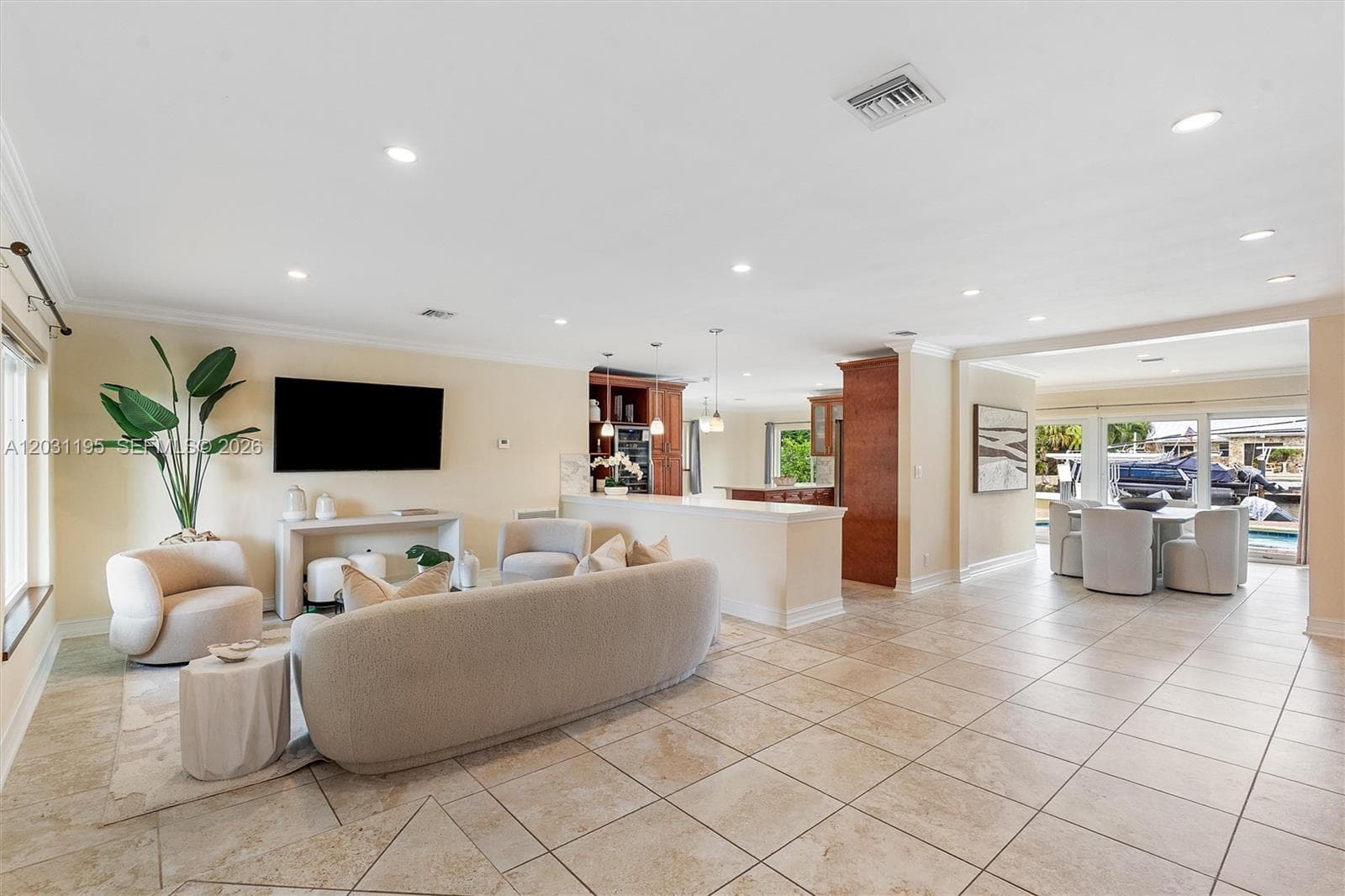 370 SE 12th Ave 4