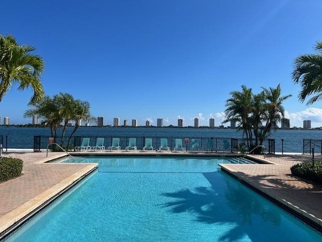 1140 Lake Shore Drive #206 2