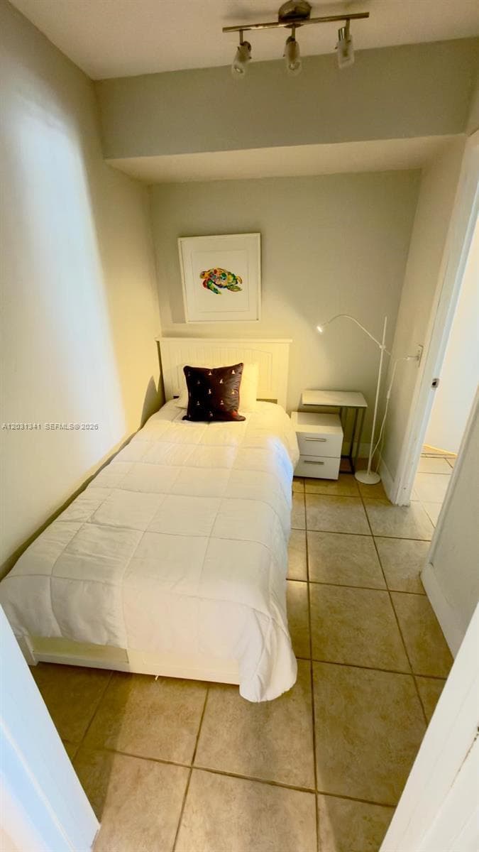 5555 Collins Ave 16W photo 14