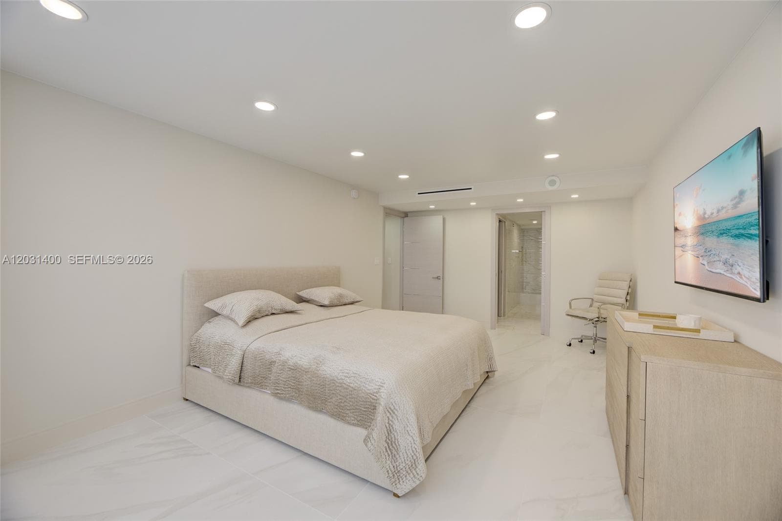 600 Three Islands Blvd 403 photo 19