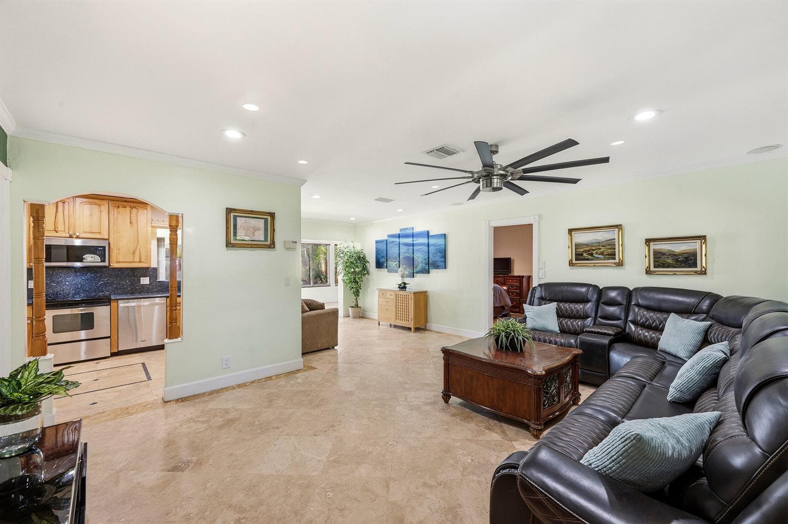 390 SE 12th Avenue 2