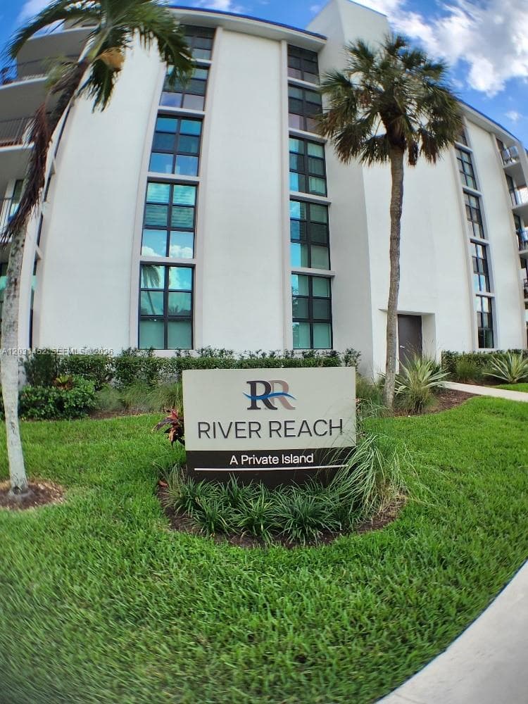 1301 River Reach Dr 106 photo 19