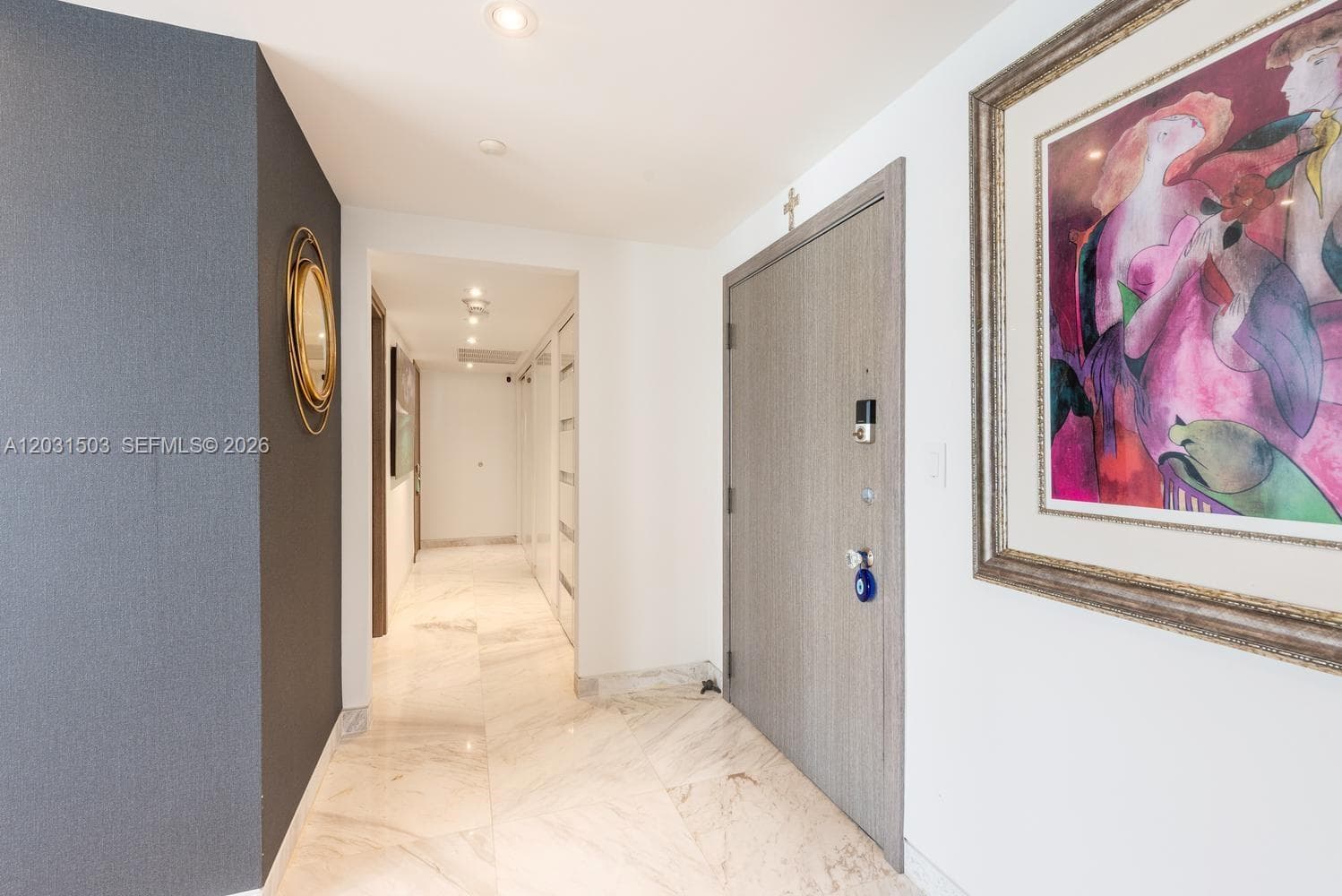 5660 Collins Ave #14C 4