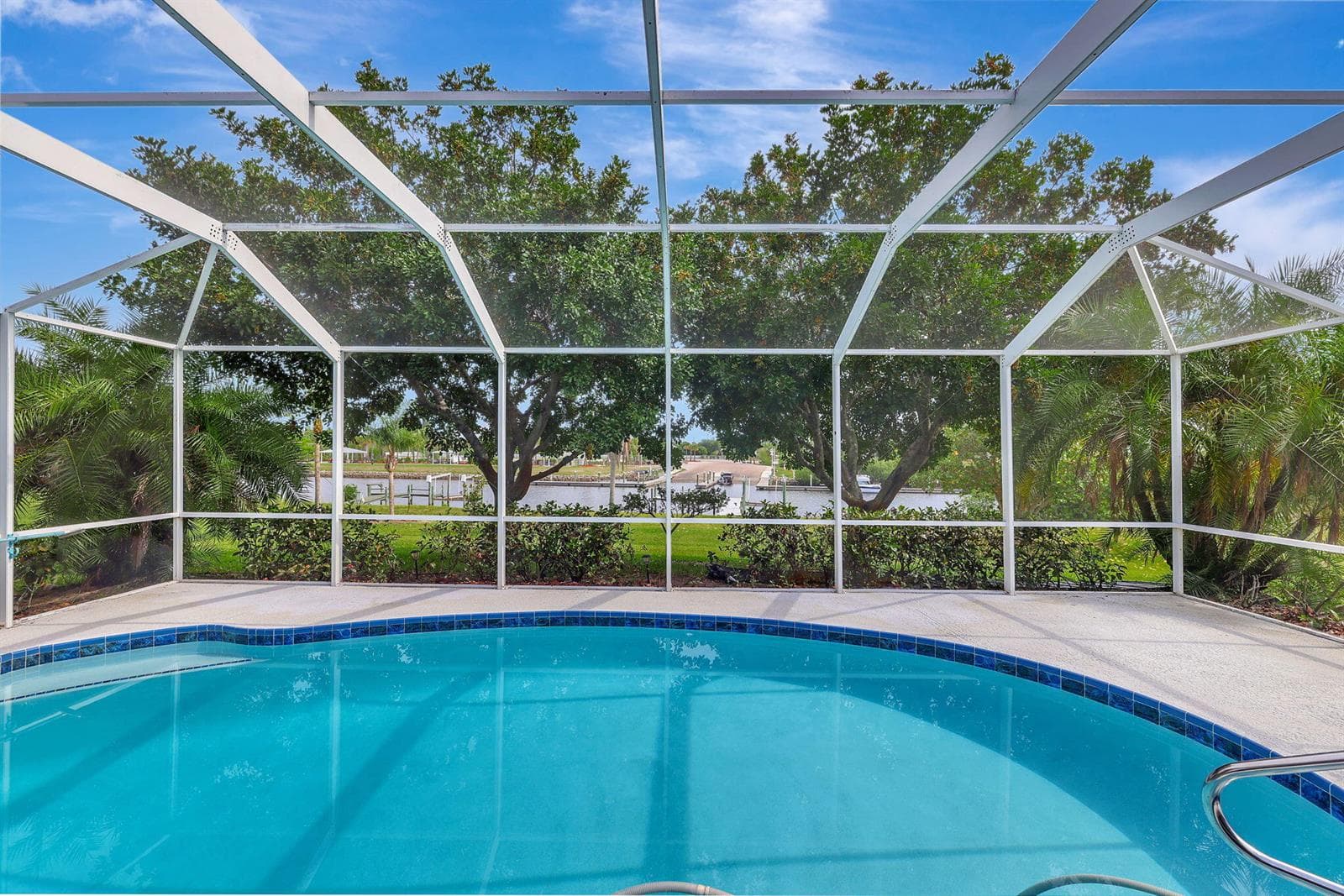 2704 SE Eagle Drive 4