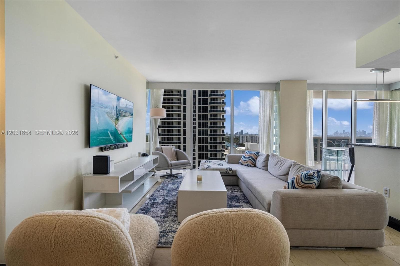 4779 Collins Ave 2305 photo 4