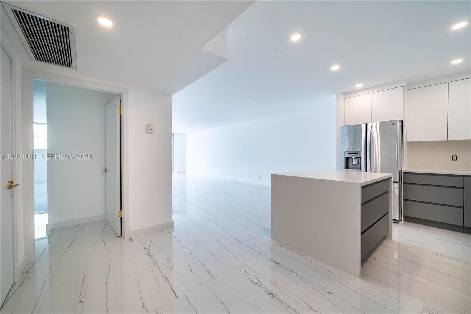 19380 Collins Ave 1105 photo 9