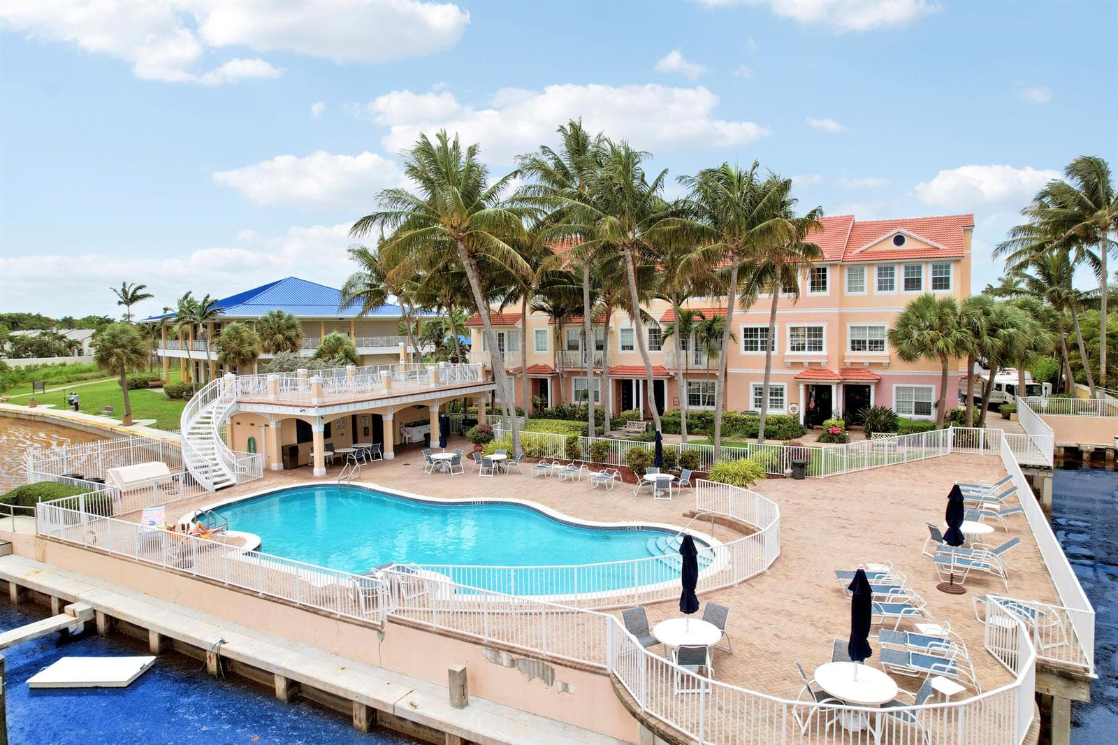 115 Harbors Way 2
